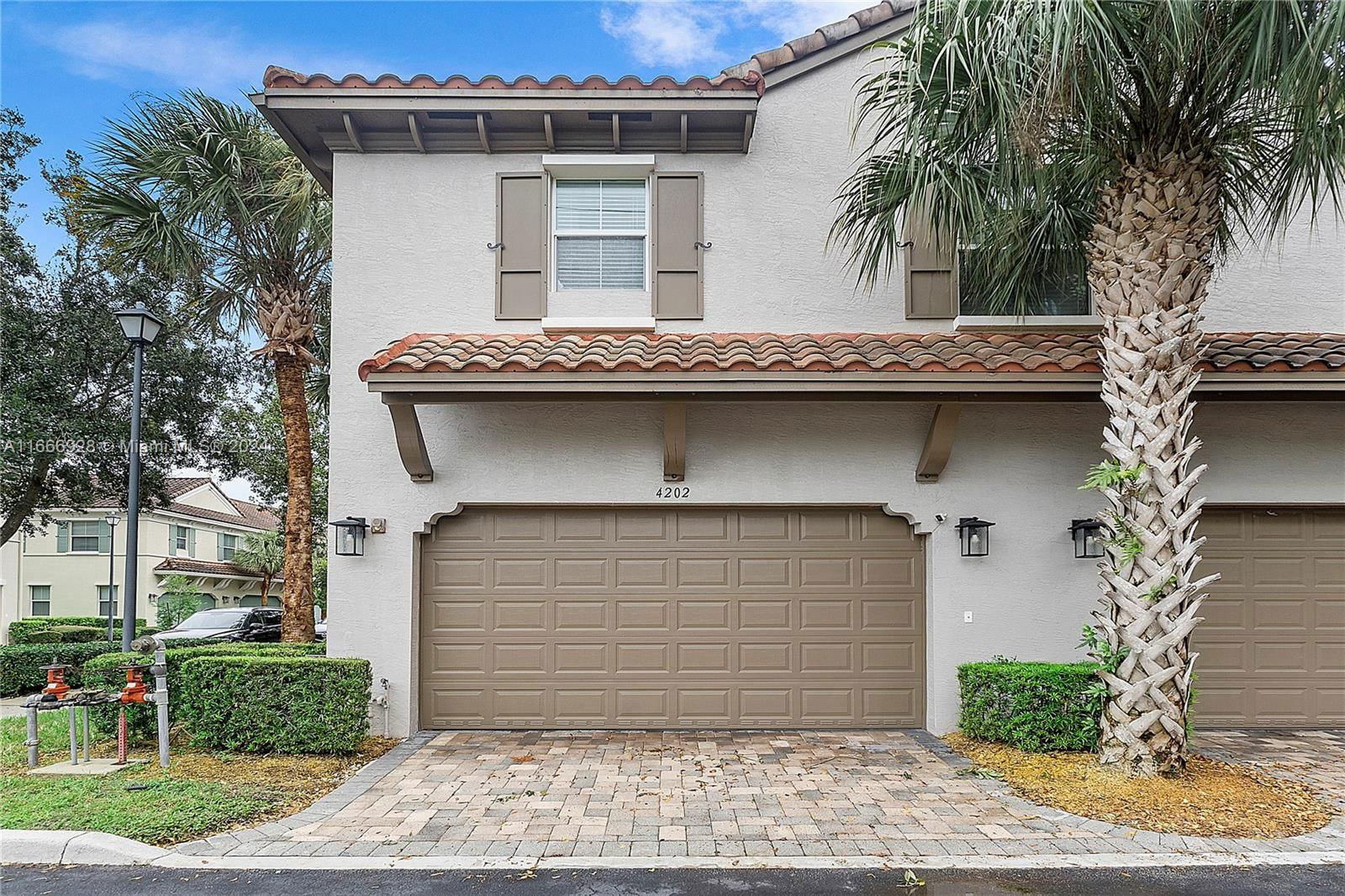 Real estate property located at 4202 Cascada Cir, Broward, MONTERRA PLAT, Cooper City, FL