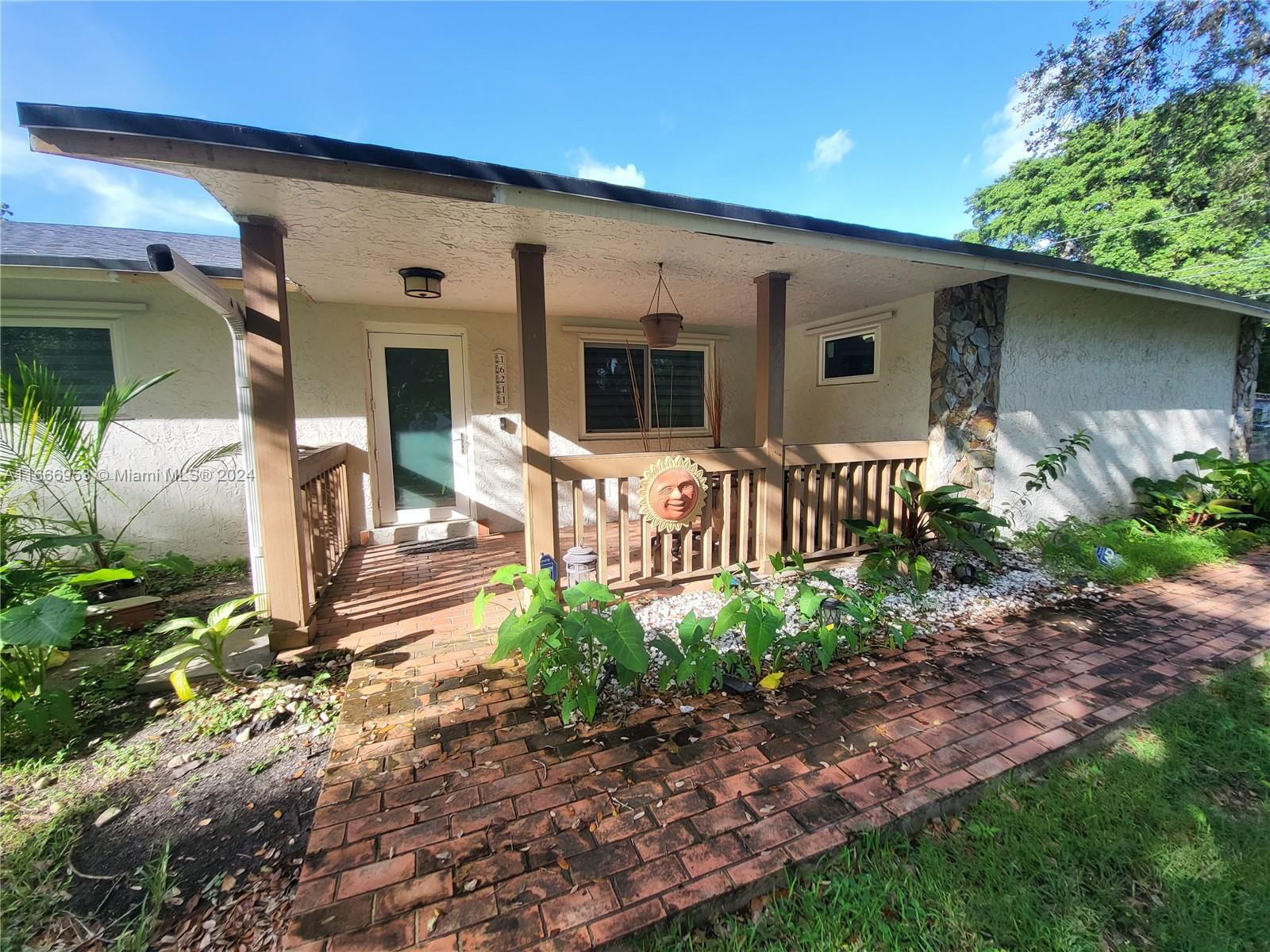 Real estate property located at 16211 274th St, Miami-Dade, HERITAGE TRAILS TWO, Homestead, FL