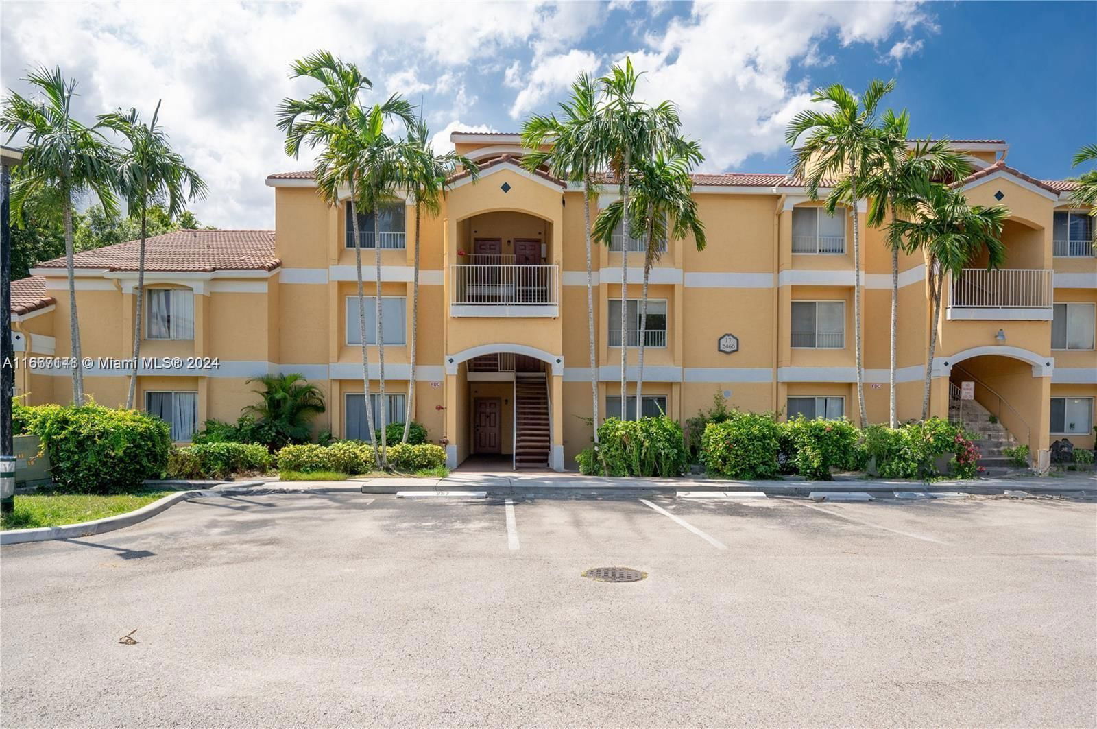 Real estate property located at 2460 33rd St #1714, Broward, SAILBOAT POINTE CONDO, Oakland Park, FL