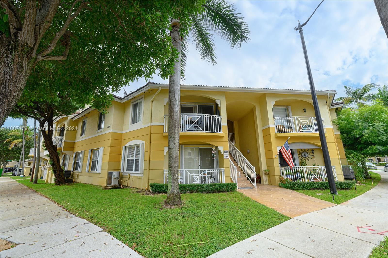 Real estate property located at 8906 Flagler St #219, Miami-Dade, CENTURY PARK, Miami, FL