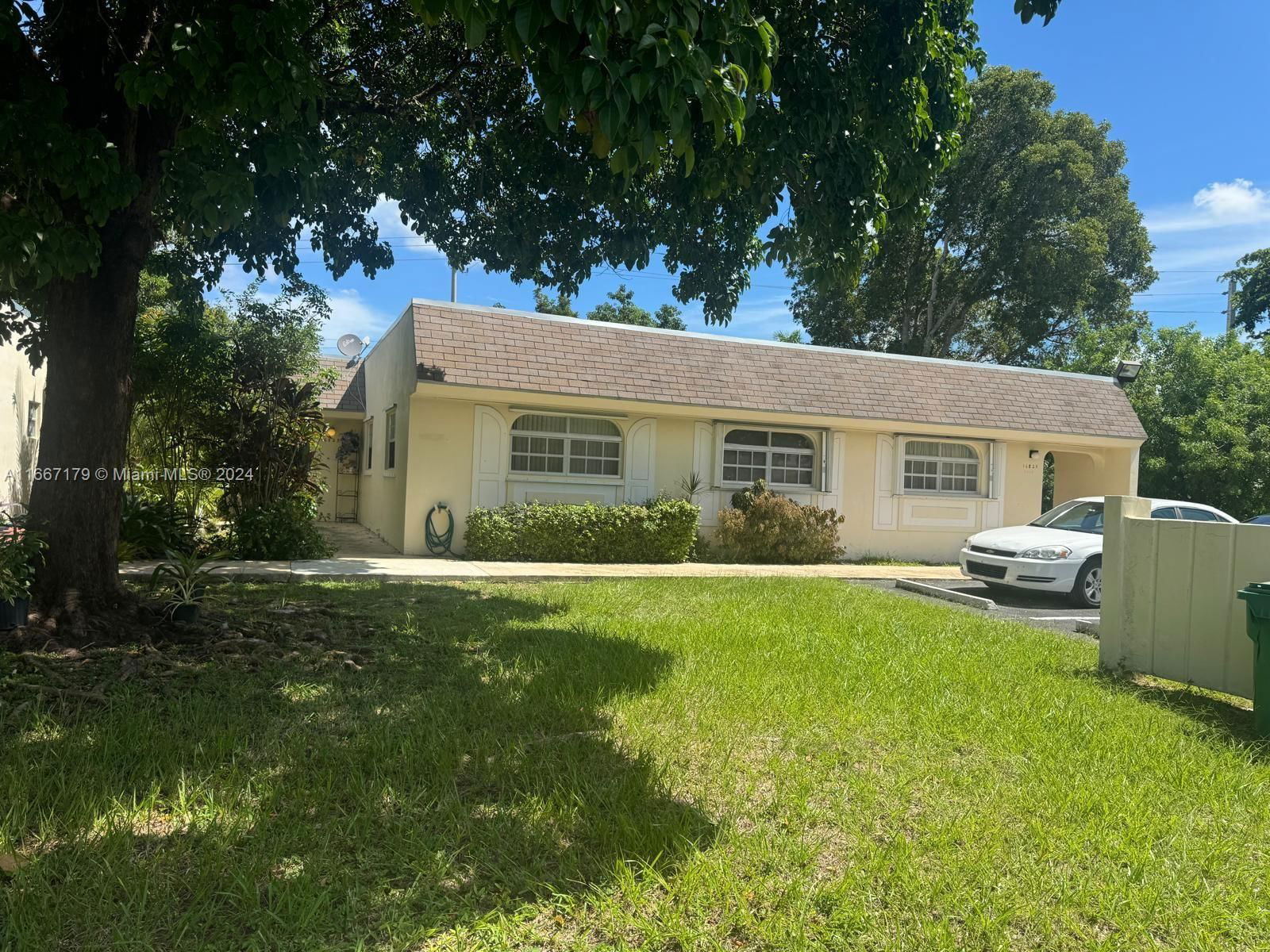 Real estate property located at 16825 112th Ct V4643, Miami-Dade, GREEN HILLS PARK WEST NO, Miami, FL