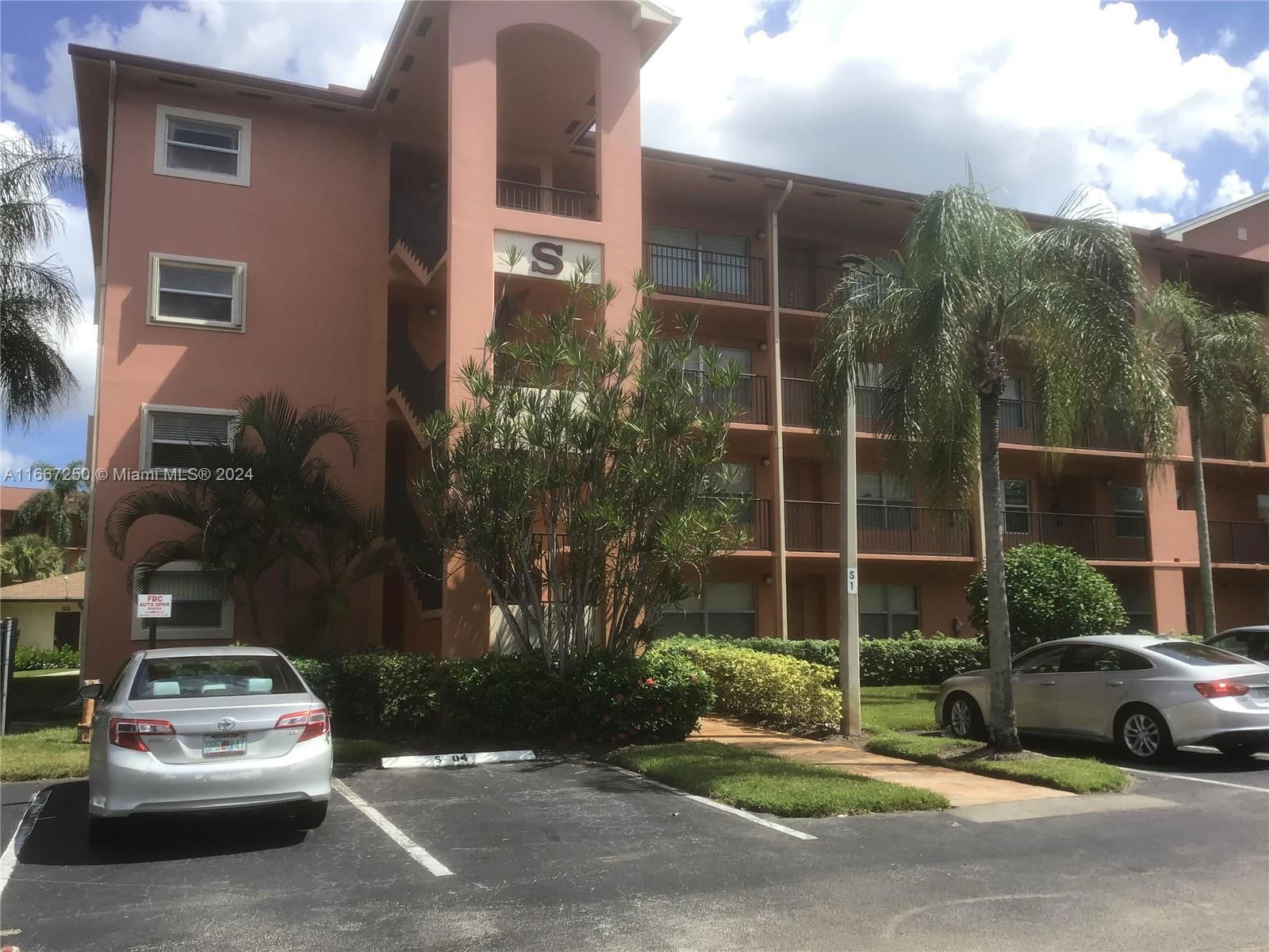 Real estate property located at 701 142nd Ave #104S, Broward, CENTURY VILLAGE, Pembroke Pines, FL