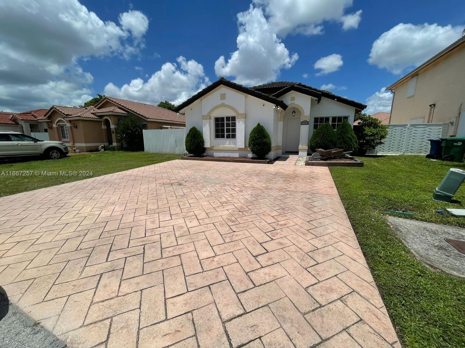 Real estate property located at 7745 194th St, Miami-Dade, SPANISH LAKES, Hialeah, FL