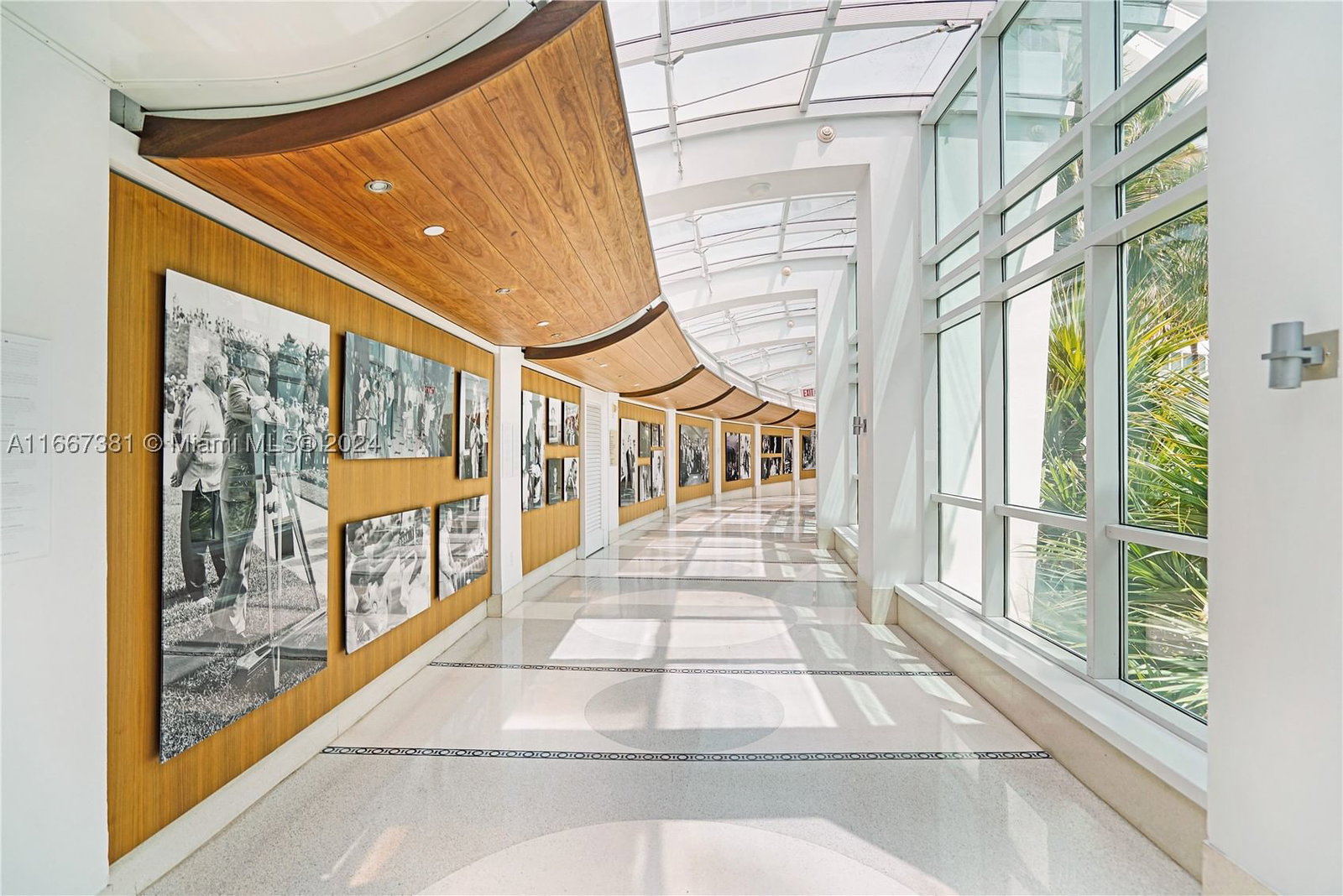Real estate property located at 4401 Collins Ave #1709, Miami-dade, Fontainebleau Ii Tresor, Miami Beach, FL