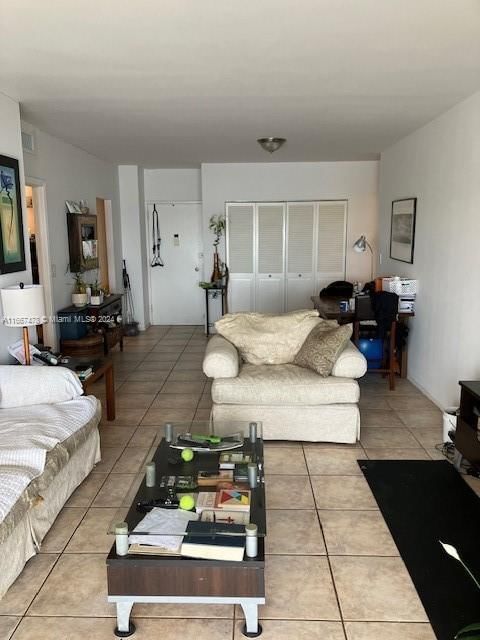 Real estate property located at 500 Bayview Dr #618, Miami-dade, Arlen House West Condo, Sunny Isles Beach, FL