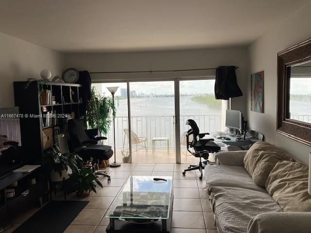 Real estate property located at 500 Bayview Dr #618, Miami-dade, Arlen House West Condo, Sunny Isles Beach, FL