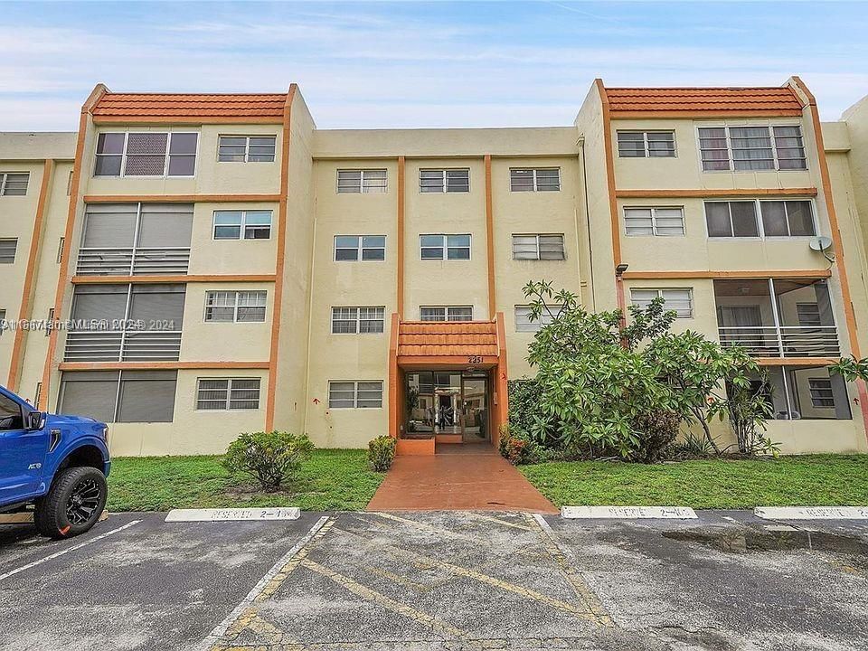 Real estate property located at 2401 41st Ave #207, Broward, CYPRESS TREE CONDO BLDG 4, Lauderhill, FL