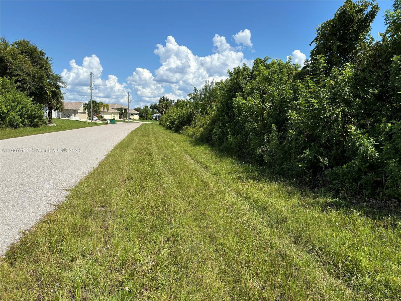 Real estate property located at 15769 HENNIPEN CIR, Other, PORT CHARLOTTE SEC82, Other City - In The State Of Florida, FL