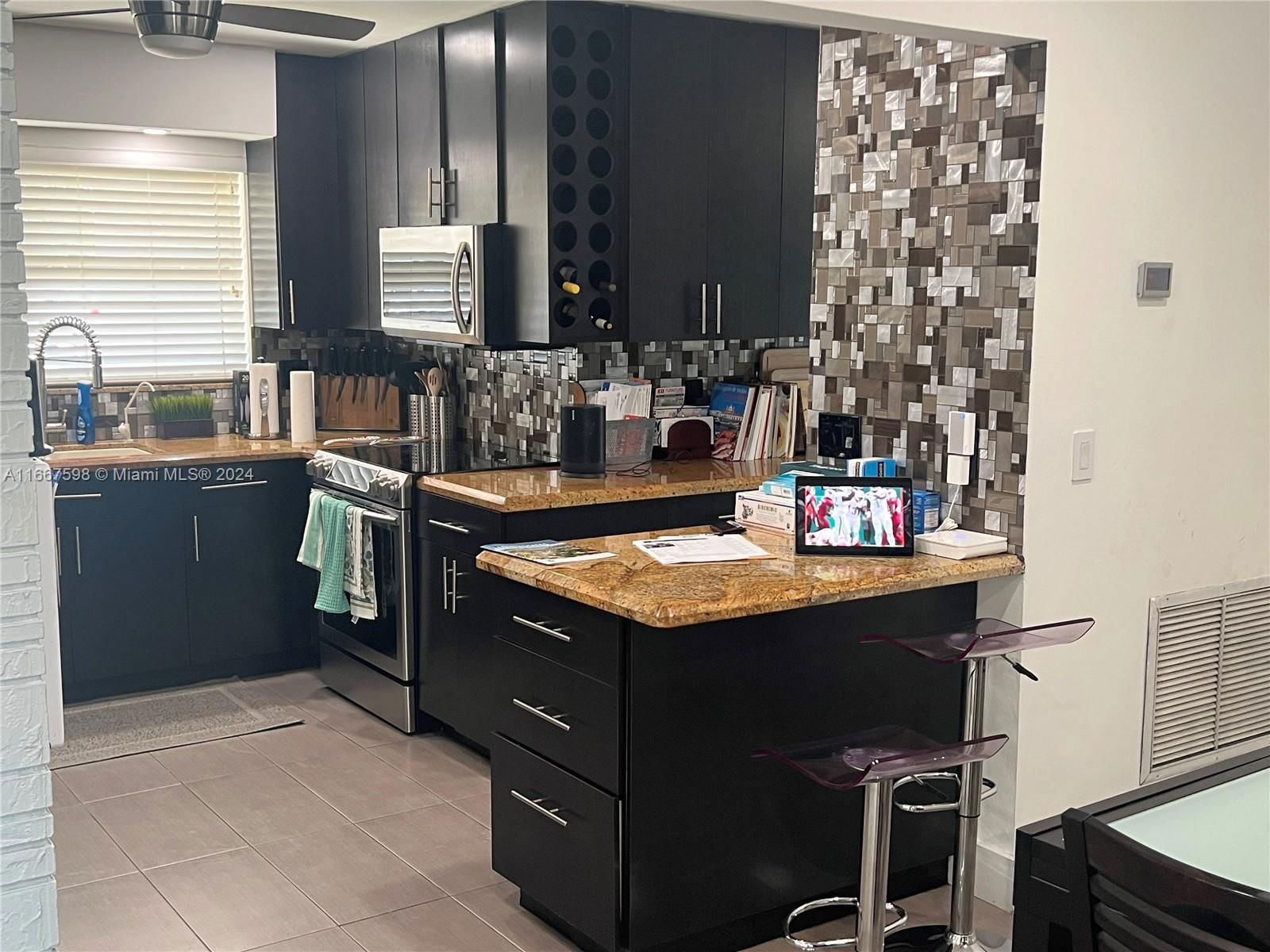 Real estate property located at 441 37th St, Broward, Lloyd Estates, Oakland Park, FL