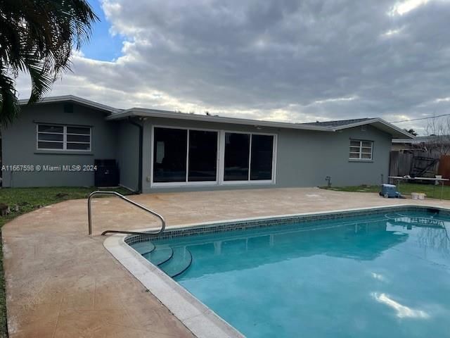 Real estate property located at 441 37th St, Broward, Lloyd Estates, Oakland Park, FL