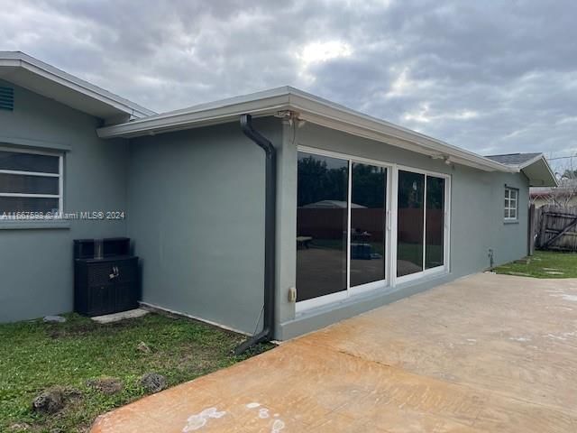 Real estate property located at 441 37th St, Broward, Lloyd Estates, Oakland Park, FL