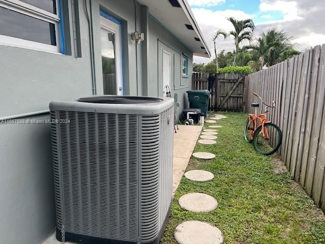 Real estate property located at 441 37th St, Broward, Lloyd Estates, Oakland Park, FL