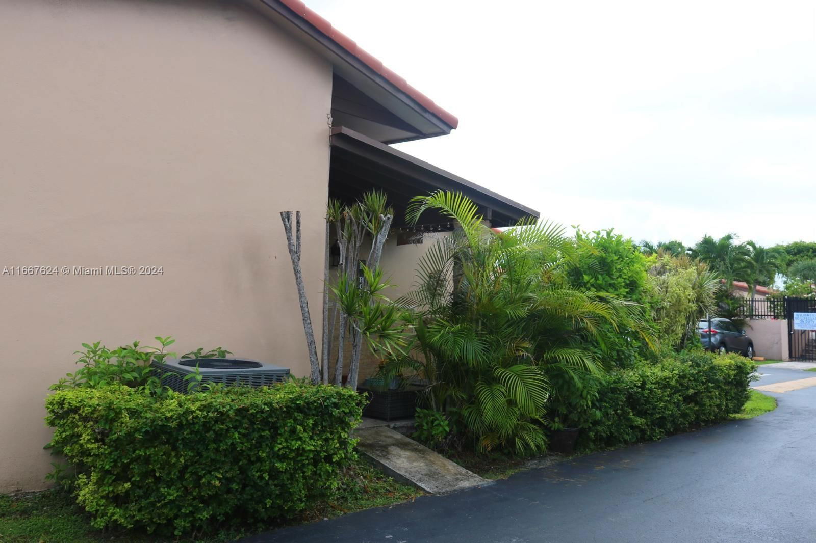 Real estate property located at 3816 79th Ave #78, Miami-Dade, TROPICAL PARK VILLAS COND, Miami, FL