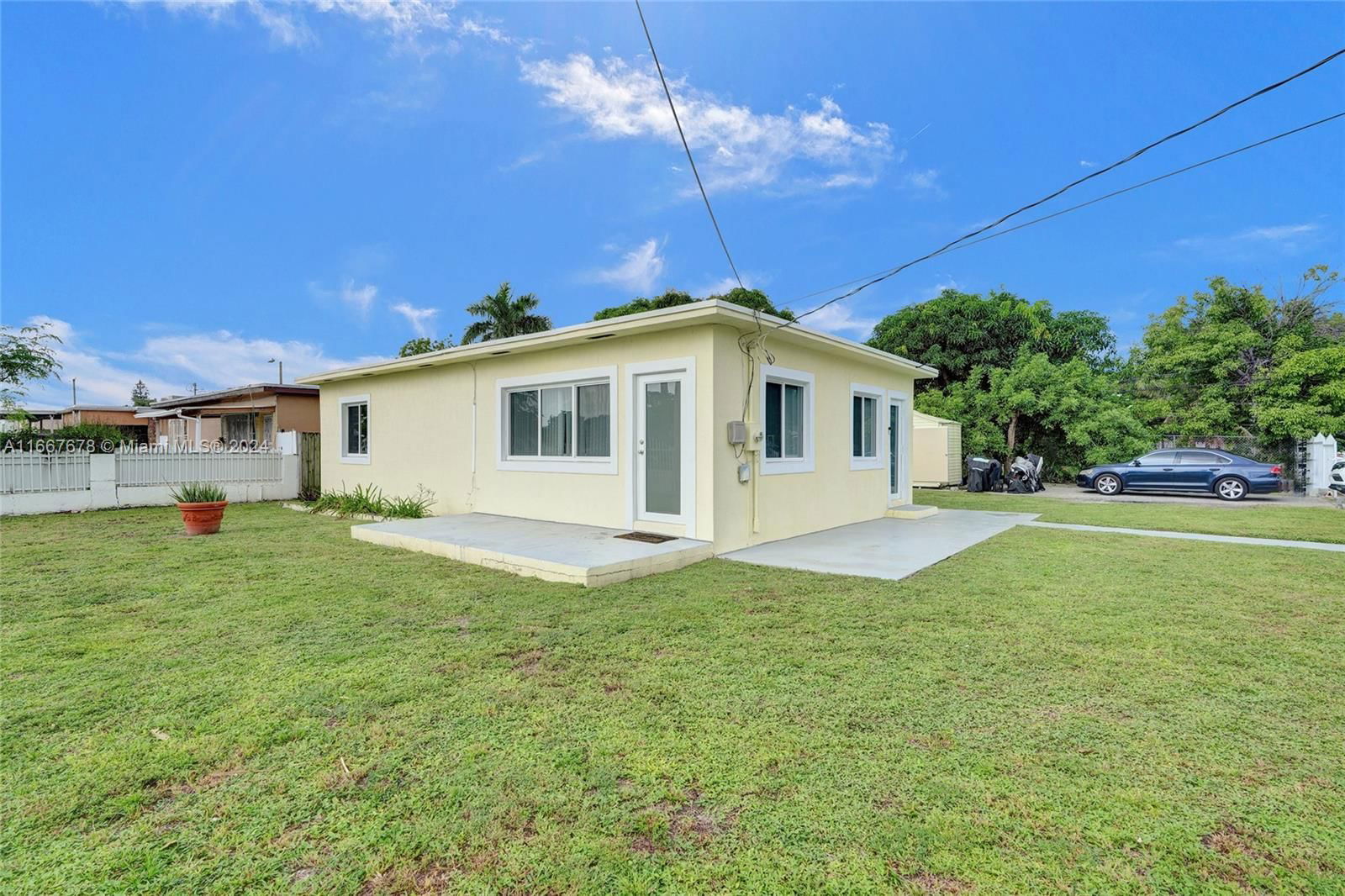 Real estate property located at 10420 22nd Ave, Miami-Dade, SHERWOOD HEIGHTS, Miami, FL