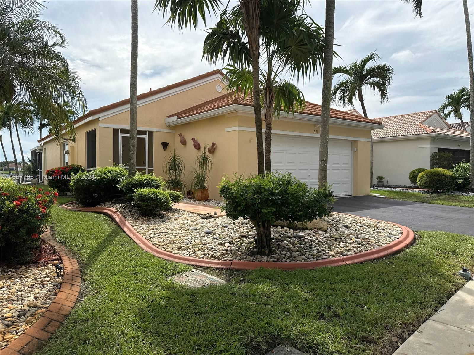 Real estate property located at 1621 Salerno Cir, Broward, SECTORS 3 & 4 BOUNDARY PL, Weston, FL