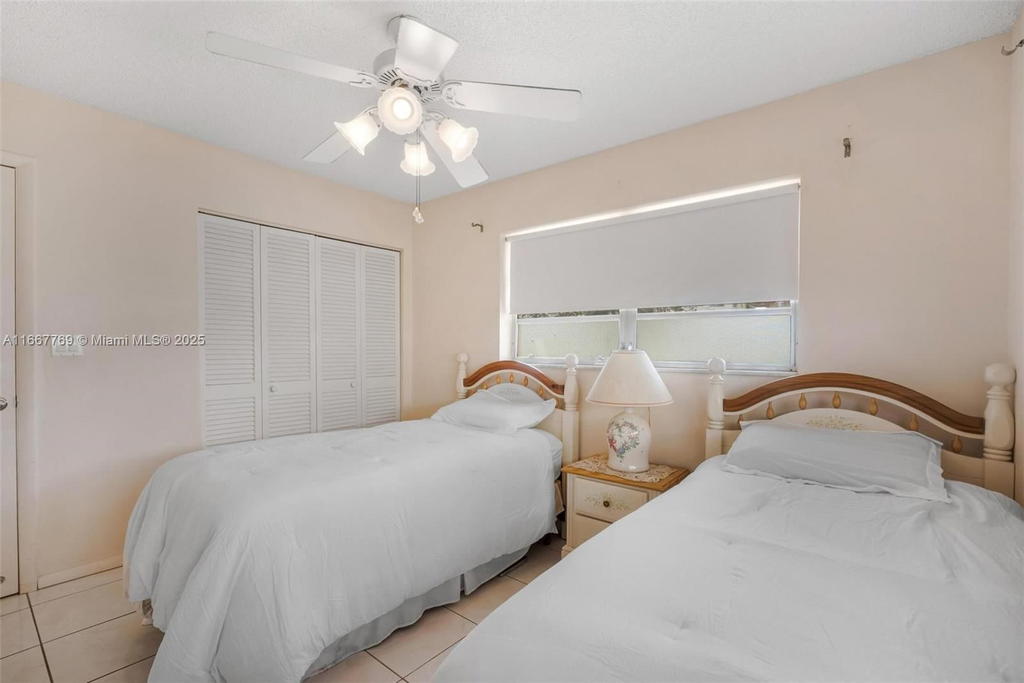 Real estate property located at 5300 Washington St C111, Broward, Beverly Hills Condo Numbe, Hollywood, FL