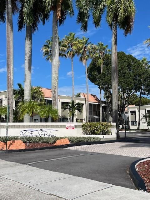 Real estate property located at 7925 104th St #202E, Miami-Dade, VENETIAN PALMS CONDO, Miami, FL