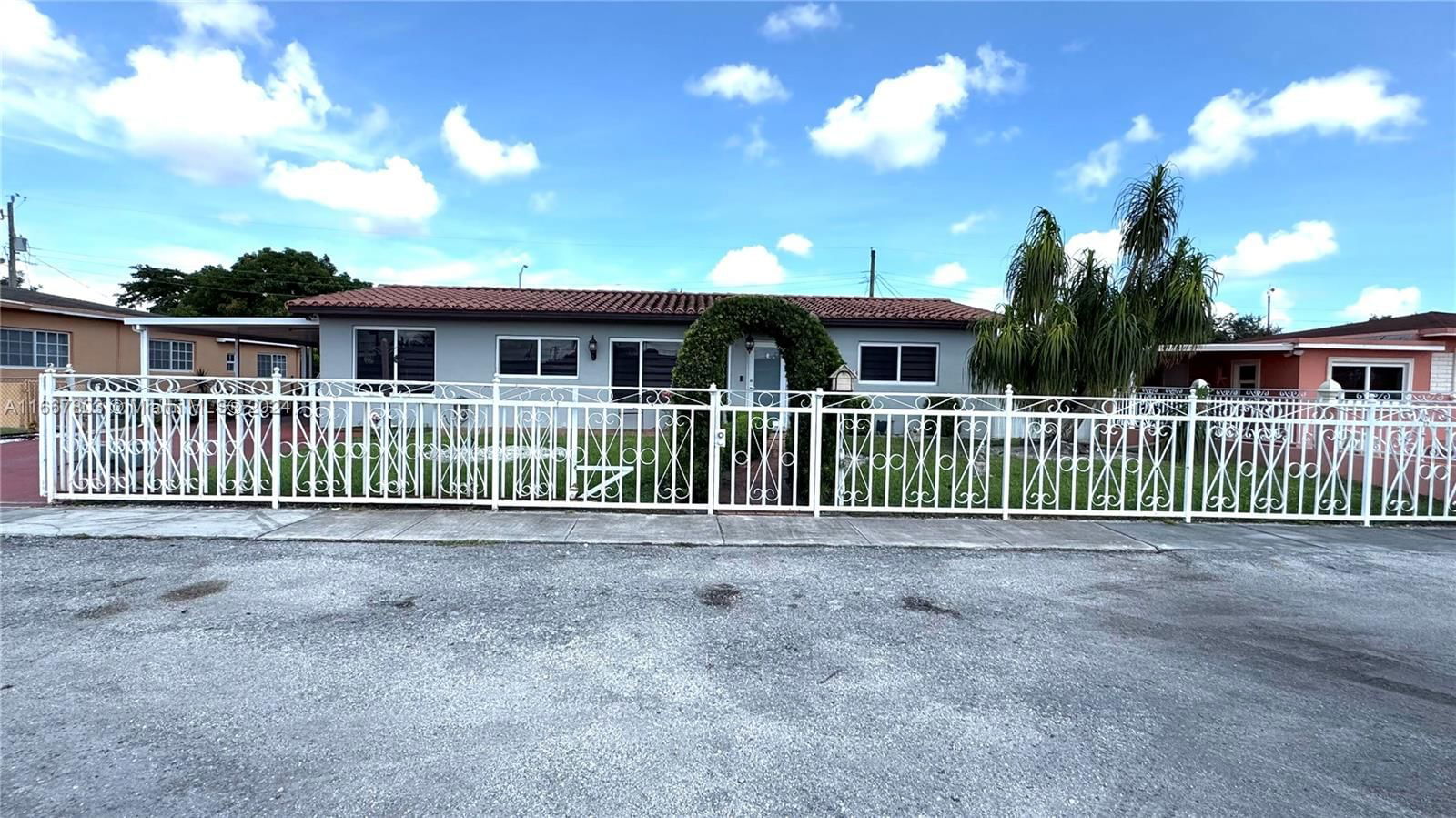 Real estate property located at 521 36th Pl, Miami-Dade, WESTHAVEN PARK, Hialeah, FL