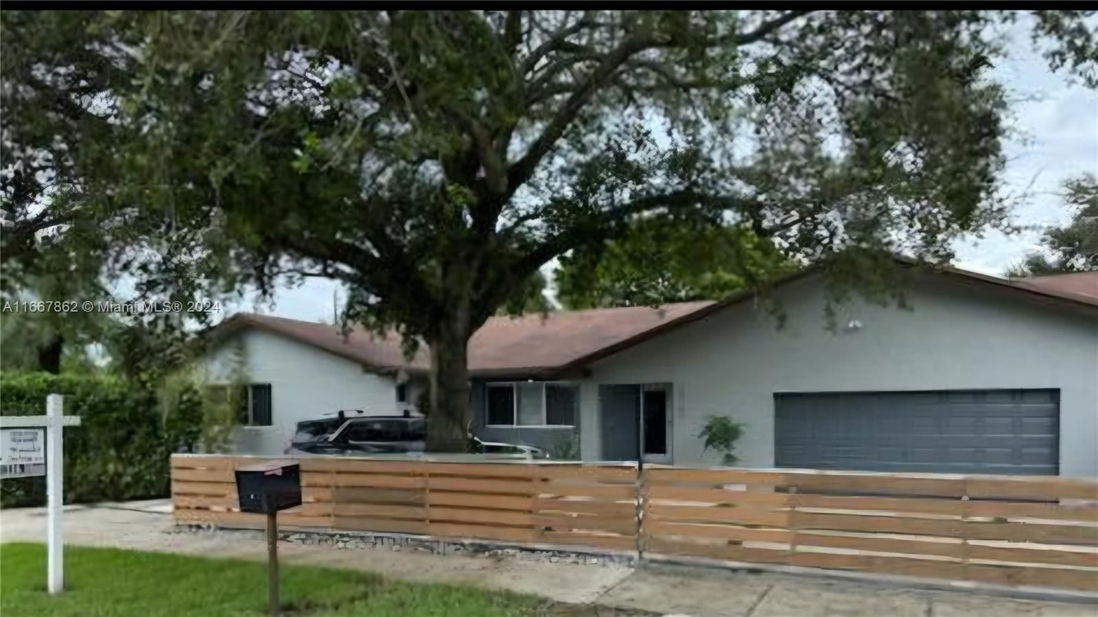 Real estate property located at 15700 37th Ct, Miami-Dade, VENETIAN GARDEN REV, Miami Gardens, FL