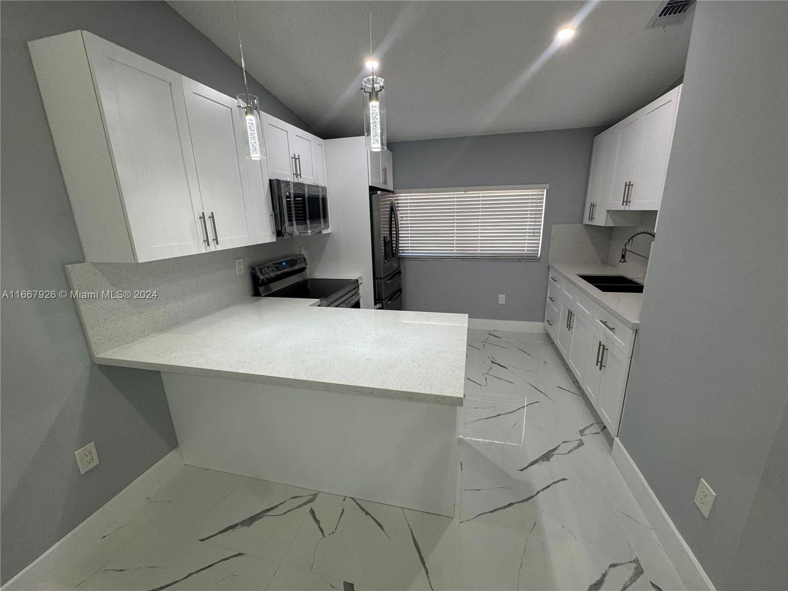 Real estate property located at 7925 29th Way #201, Miami-Dade, EL PRADO XI CONDO, Hialeah, FL