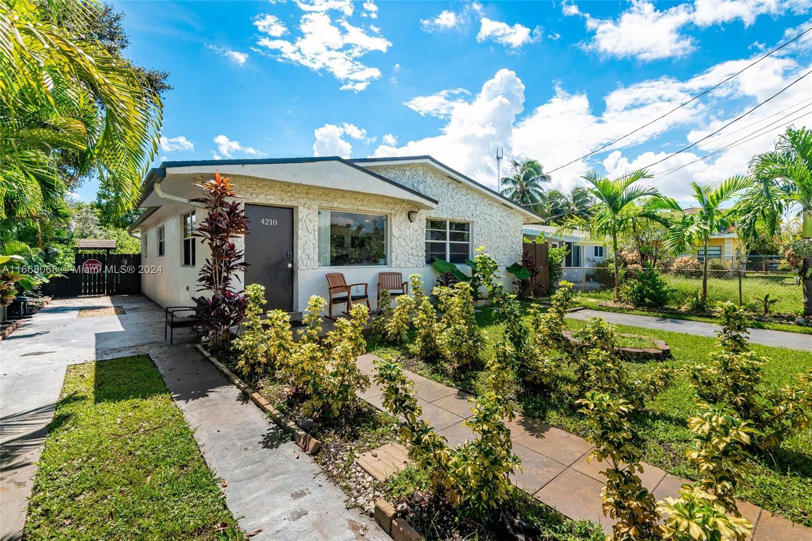 Real estate property located at 4210 21st St, Broward, CARVER RANCHES, West Park, FL