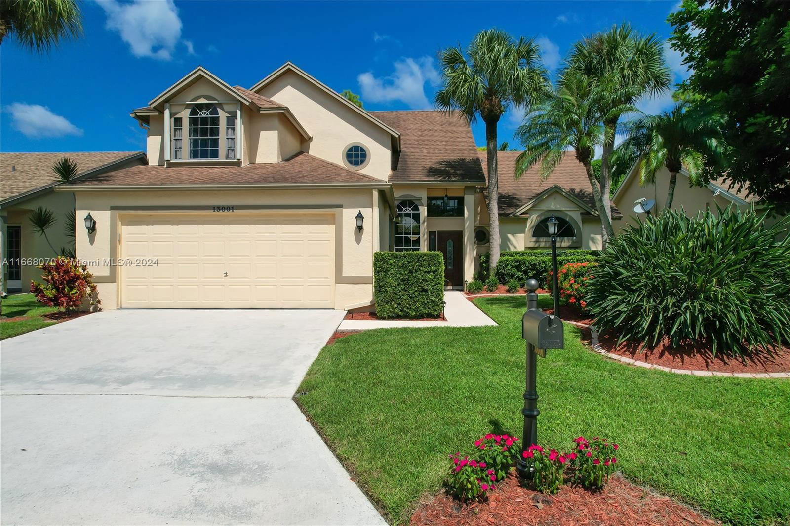 Real estate property located at 13001 Blue Lake Dr, Palm Beach, MEADOWLAND COVE 2 OF WELL, Wellington, FL