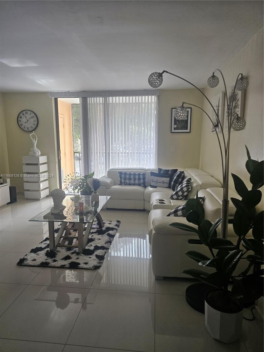 Real estate property located at 8700 133rd Ave Rd #221, Miami-Dade, HORIZONS WEST CONDO #8, Miami, FL