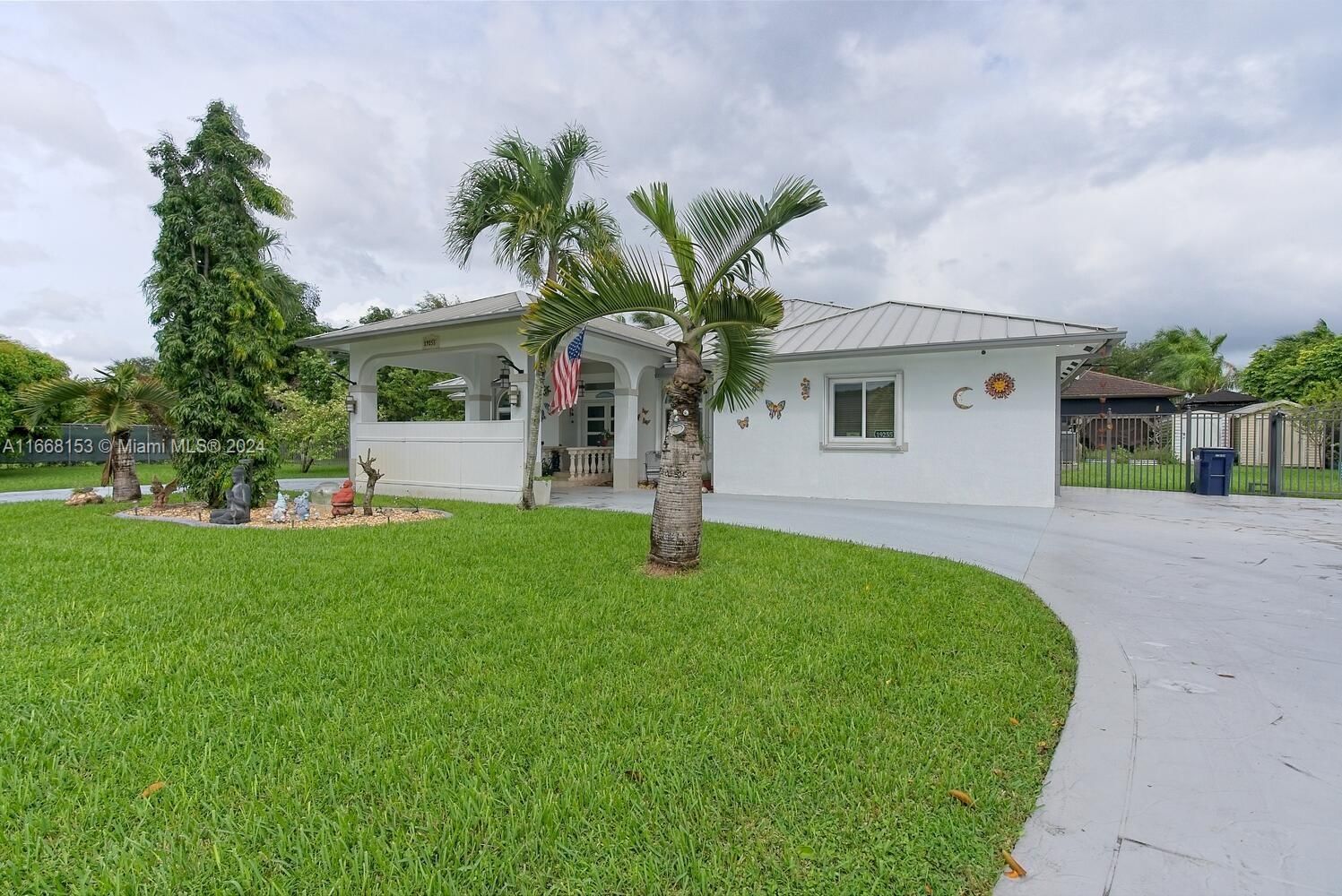 Real estate property located at 19255 136th Ave, Miami-Dade, KRISTINA ESTATES, Miami, FL