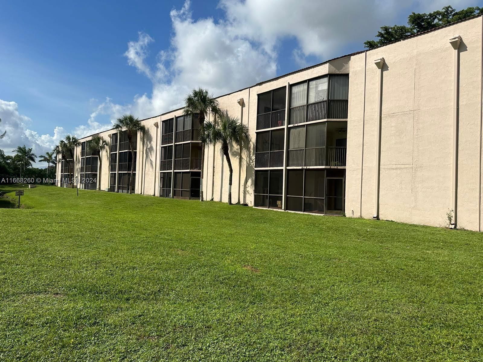 Real estate property located at 3400 Foxcroft Rd #301, Broward, MIRAMAR CLUB CONDOMINIUM, Miramar, FL