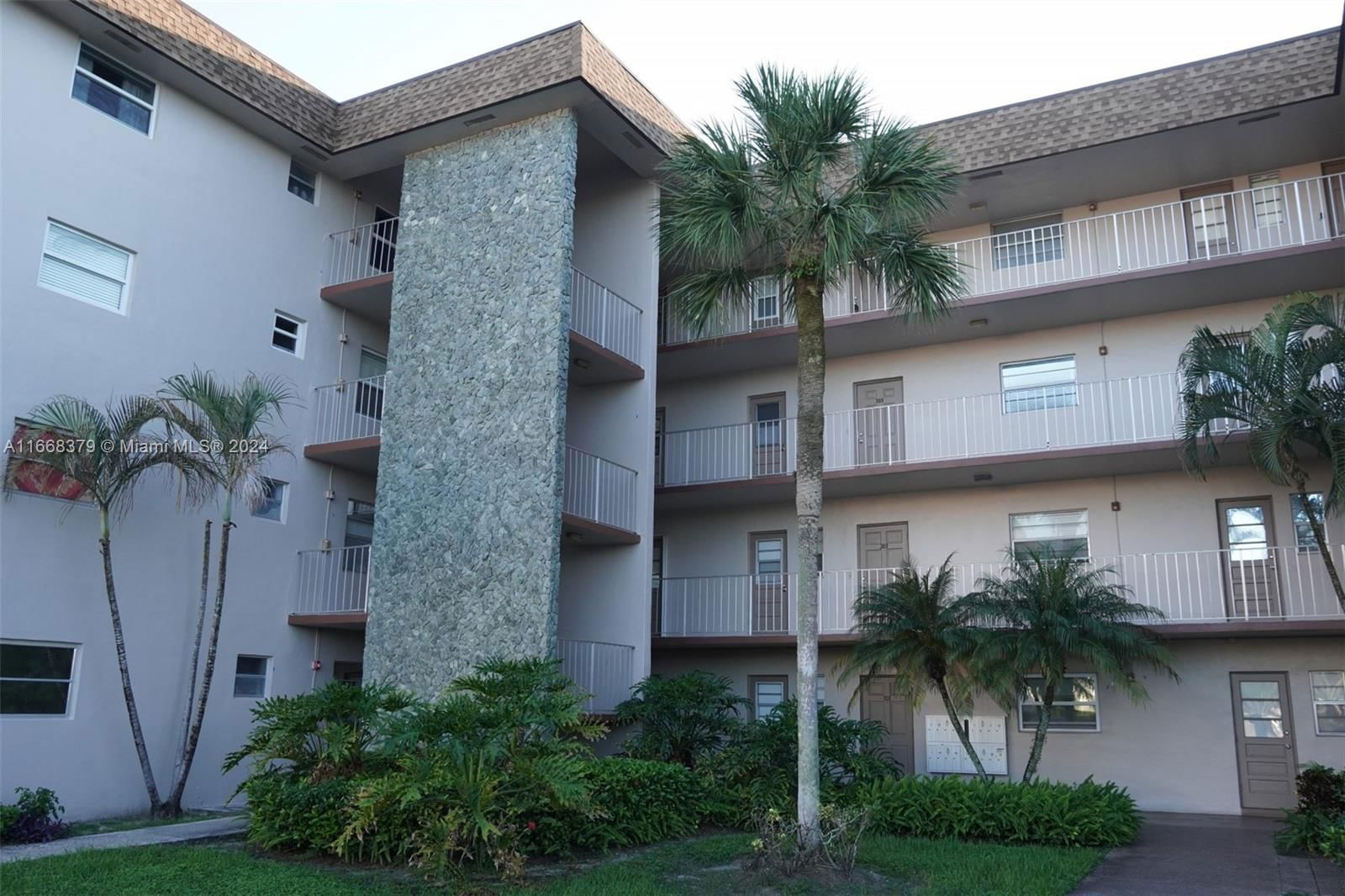 Real estate property located at 2420 81st Ave #303, Broward, ARROWHEAD CONDO NO VII, Davie, FL