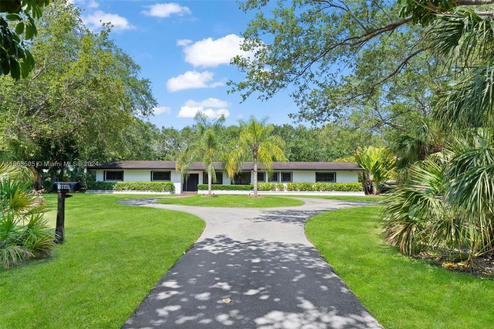 Real estate property located at 10840 67th Ave, Miami-Dade, HELMS COUNTRY ESTATES RE-, Pinecrest, FL