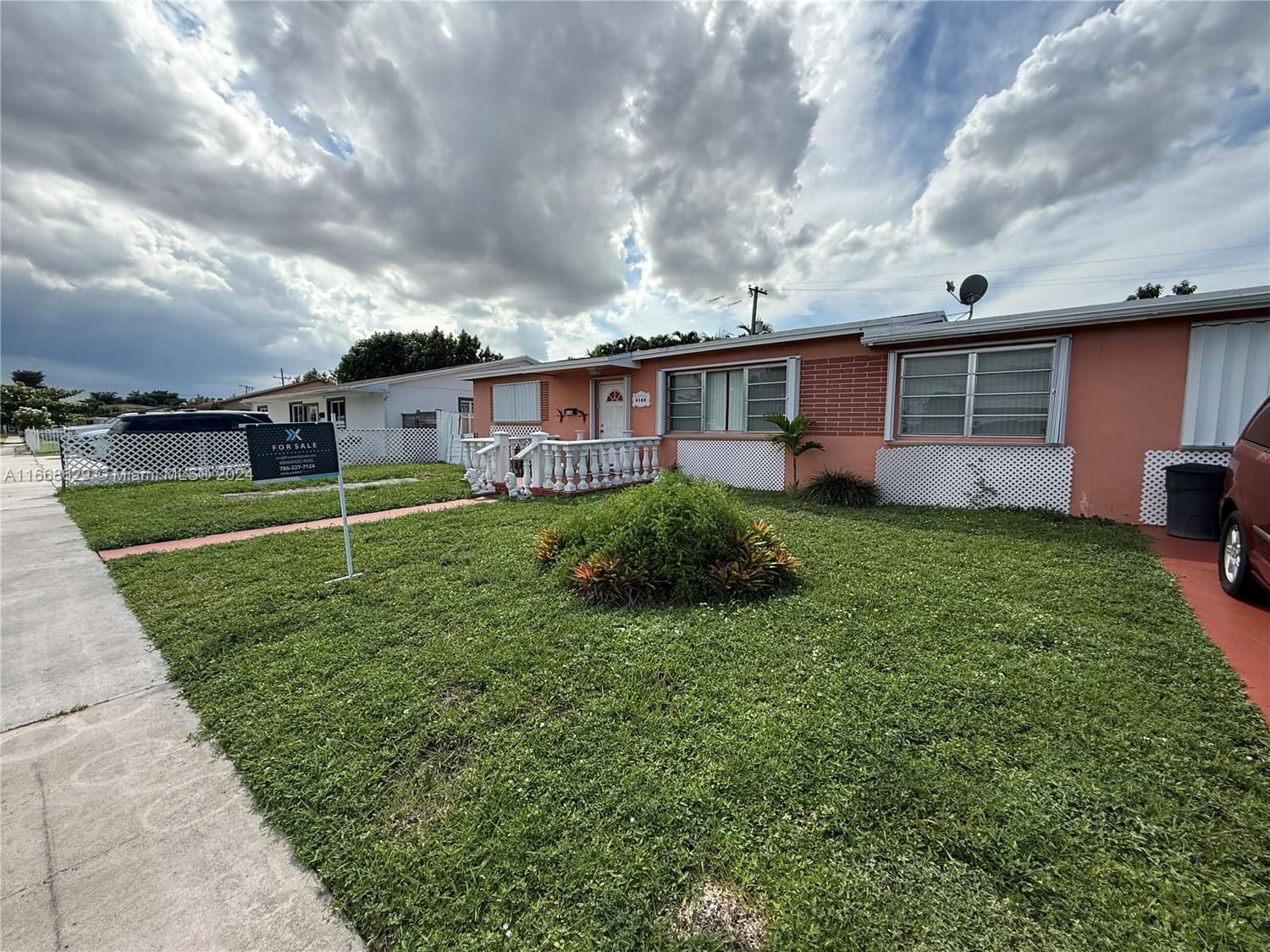 Real estate property located at 4164 6th Ave, Miami-Dade, HIALEAH ESTATES, Hialeah, FL