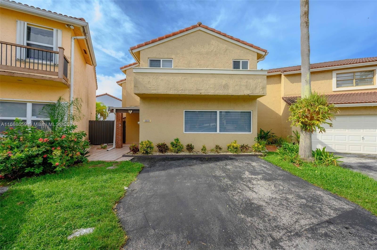 Real estate property located at 13216 9th Ter, Miami-Dade, TAMIAMI LAKES SEC 5, Miami, FL