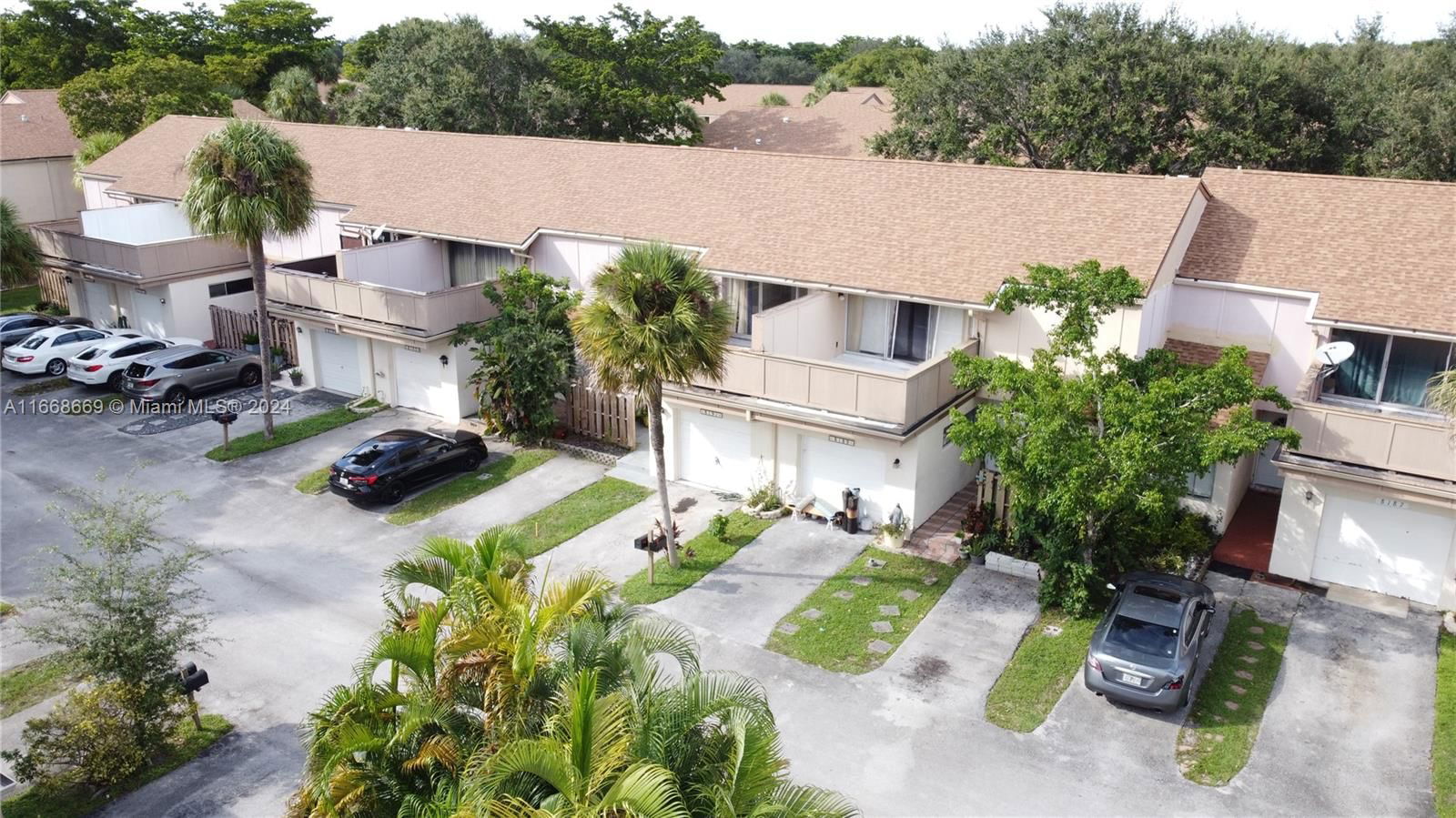 Real estate property located at 8189 8th Mnr #6, Broward, TOWNHOUSES AT JACARANDA C, Plantation, FL