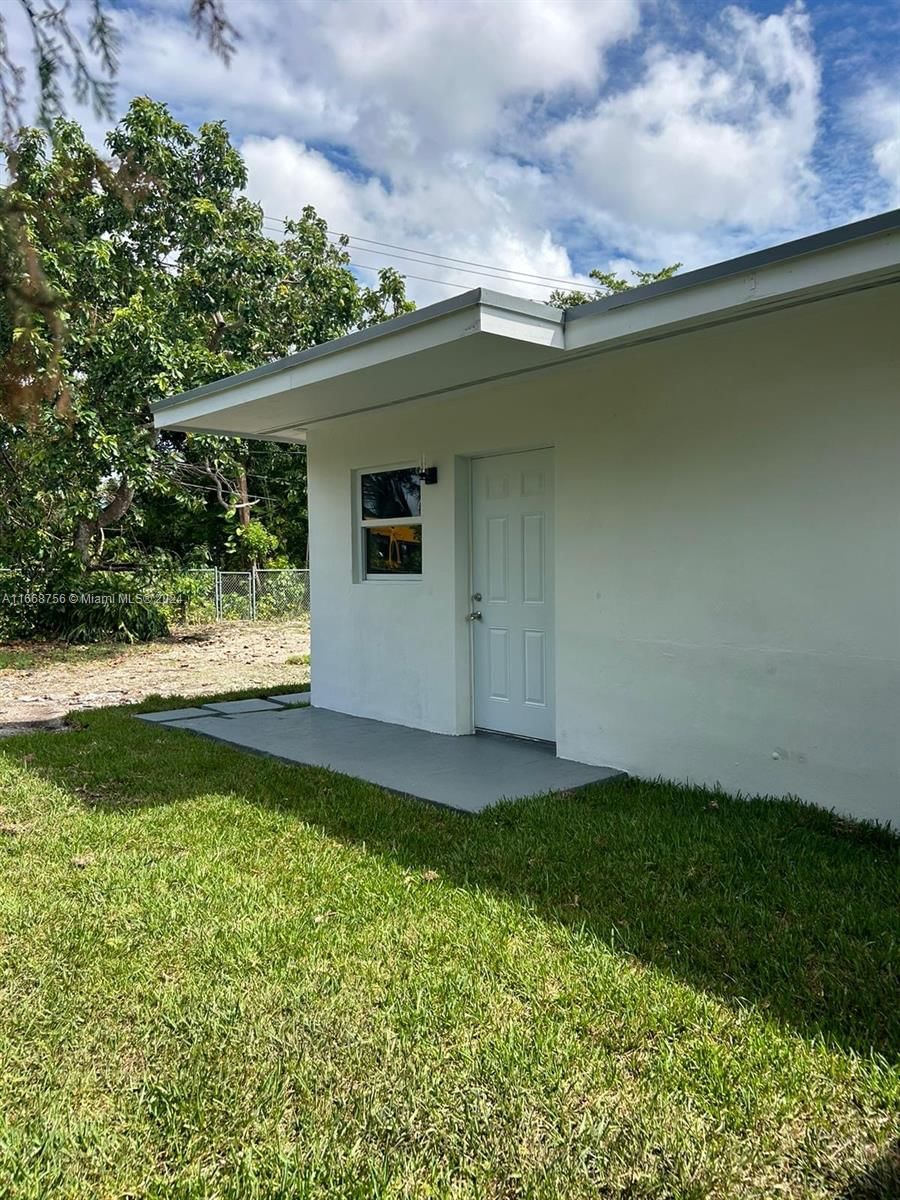 Real estate property located at 14345 272nd St, Miami-Dade, NARANJA PK REV, Homestead, FL