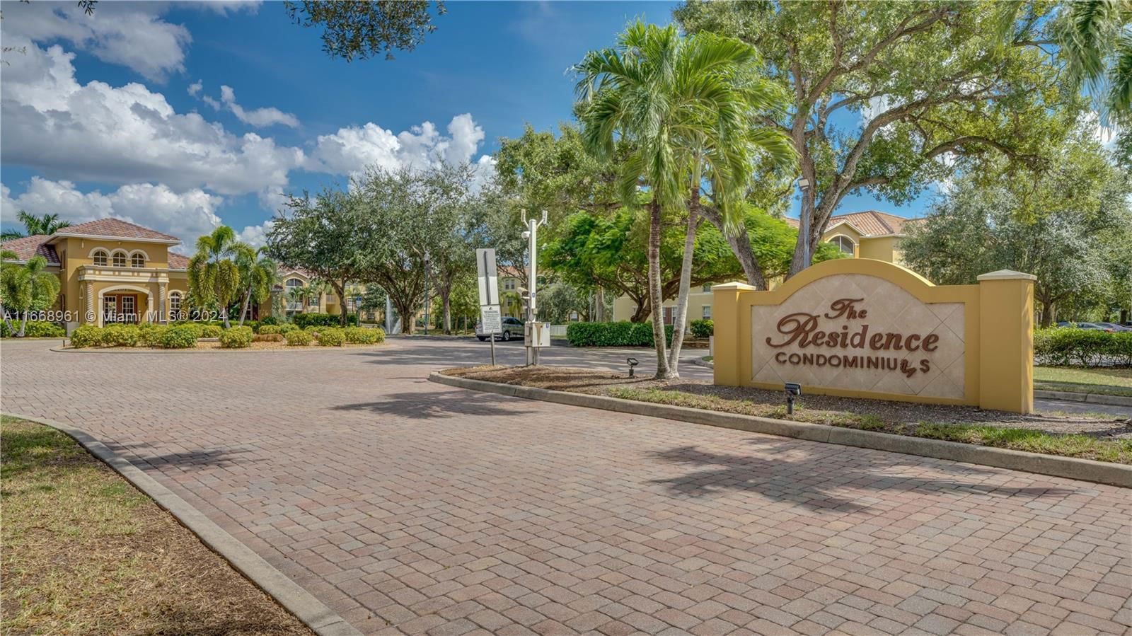 Real estate property located at 4105 Residence Drive #709, Lee, The Residence Condominiums, Fort Myers, FL