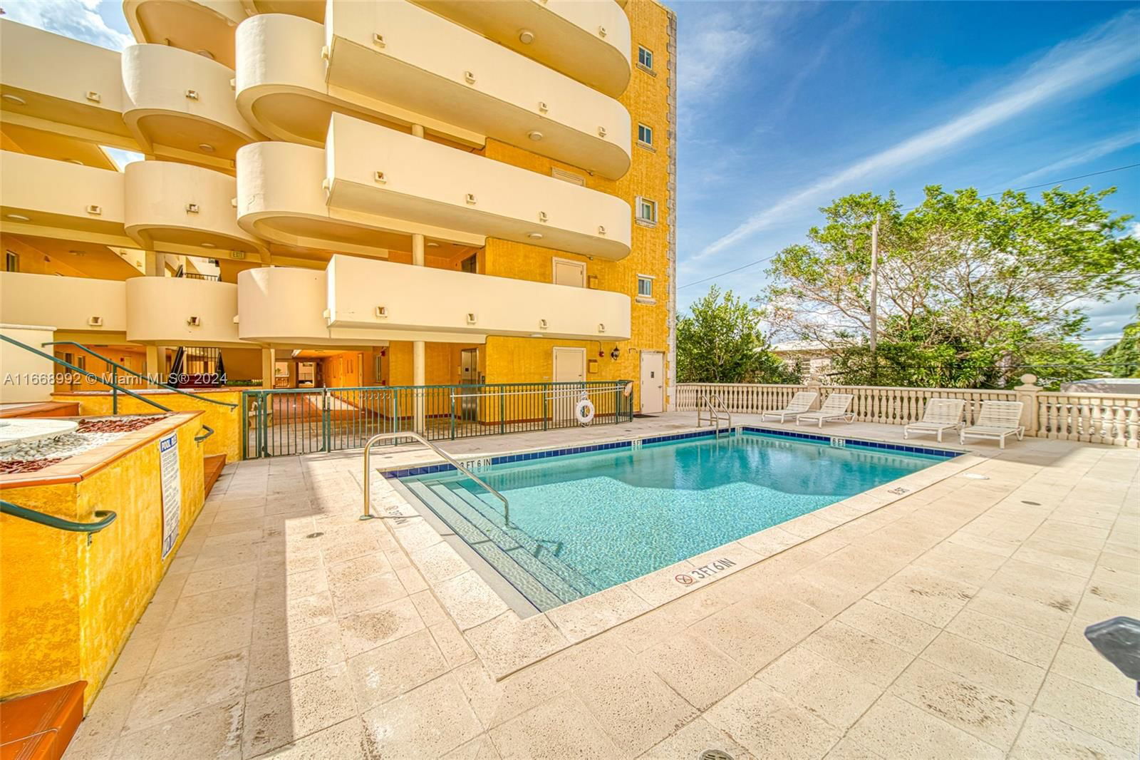 Real estate property located at 8888 Collins Ave #201, Miami-Dade, SURFSIDE PALMS CONDO, Surfside, FL