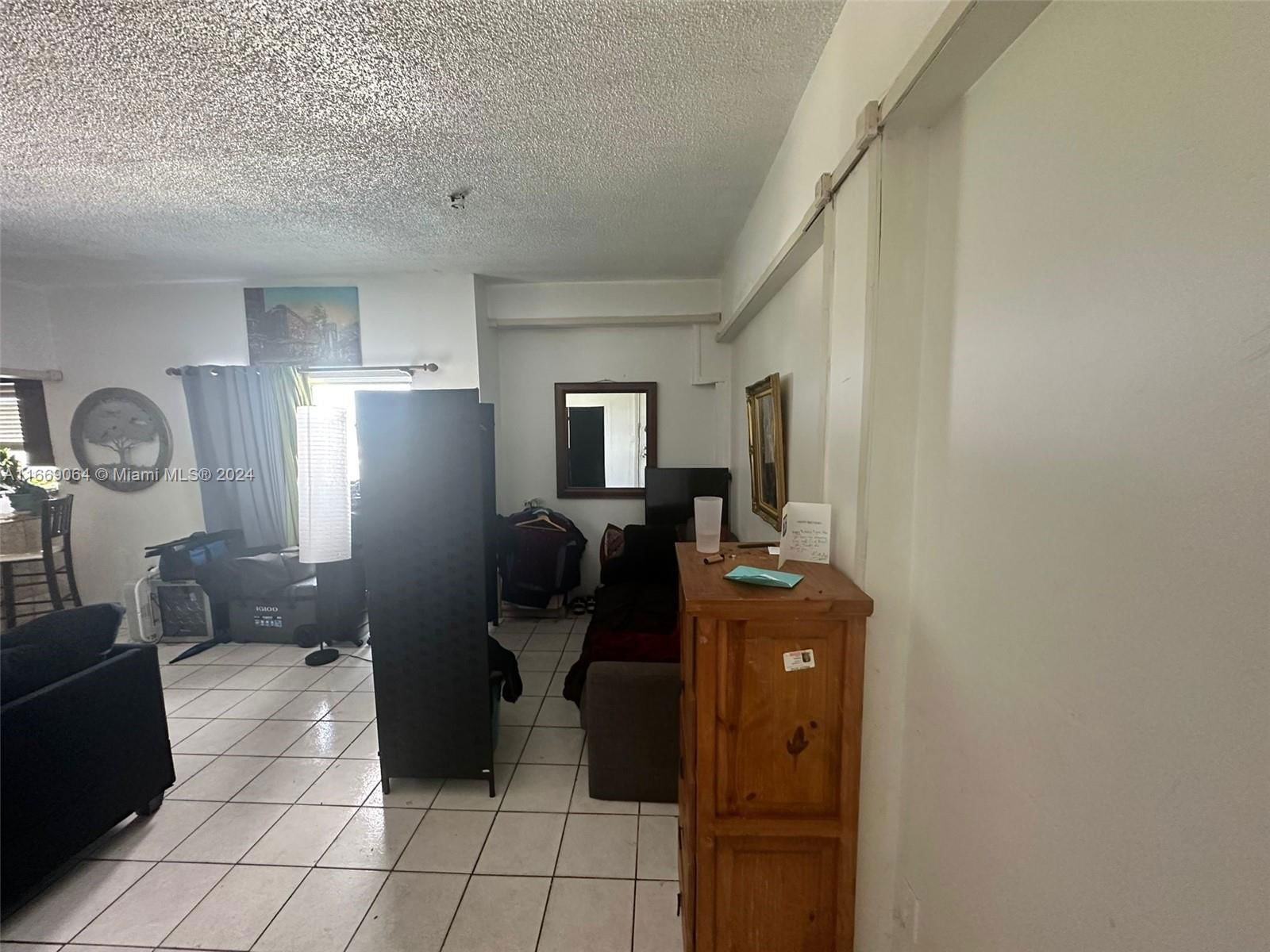 Real estate property located at 1960 Marseille Dr #403, Miami-dade, Apartments Enchante Condo, Miami Beach, FL