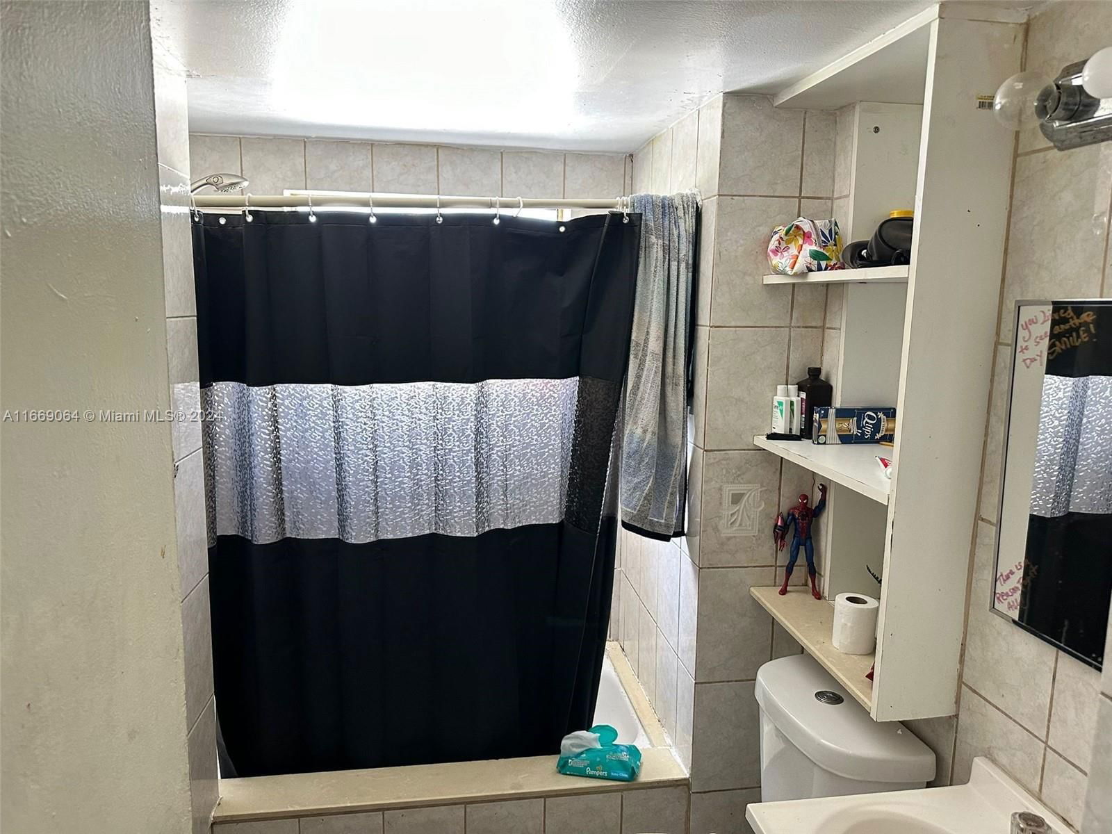 Real estate property located at 1960 Marseille Dr #403, Miami-dade, Apartments Enchante Condo, Miami Beach, FL
