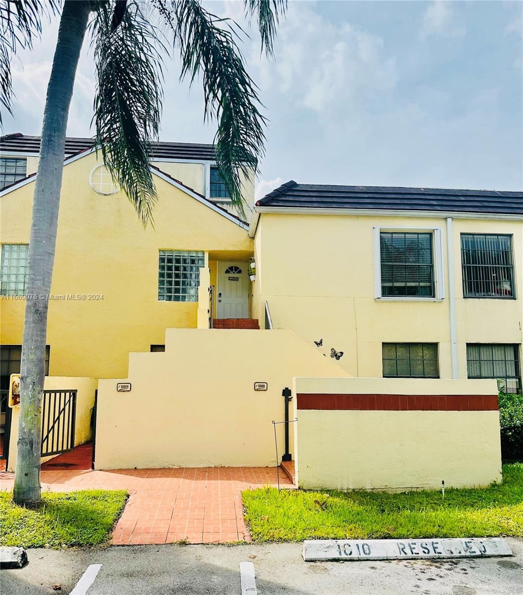 Real estate property located at 13006 88th Ter N #202-A, Miami-Dade, ELAN AT CALUSA CONDO XVI, Miami, FL