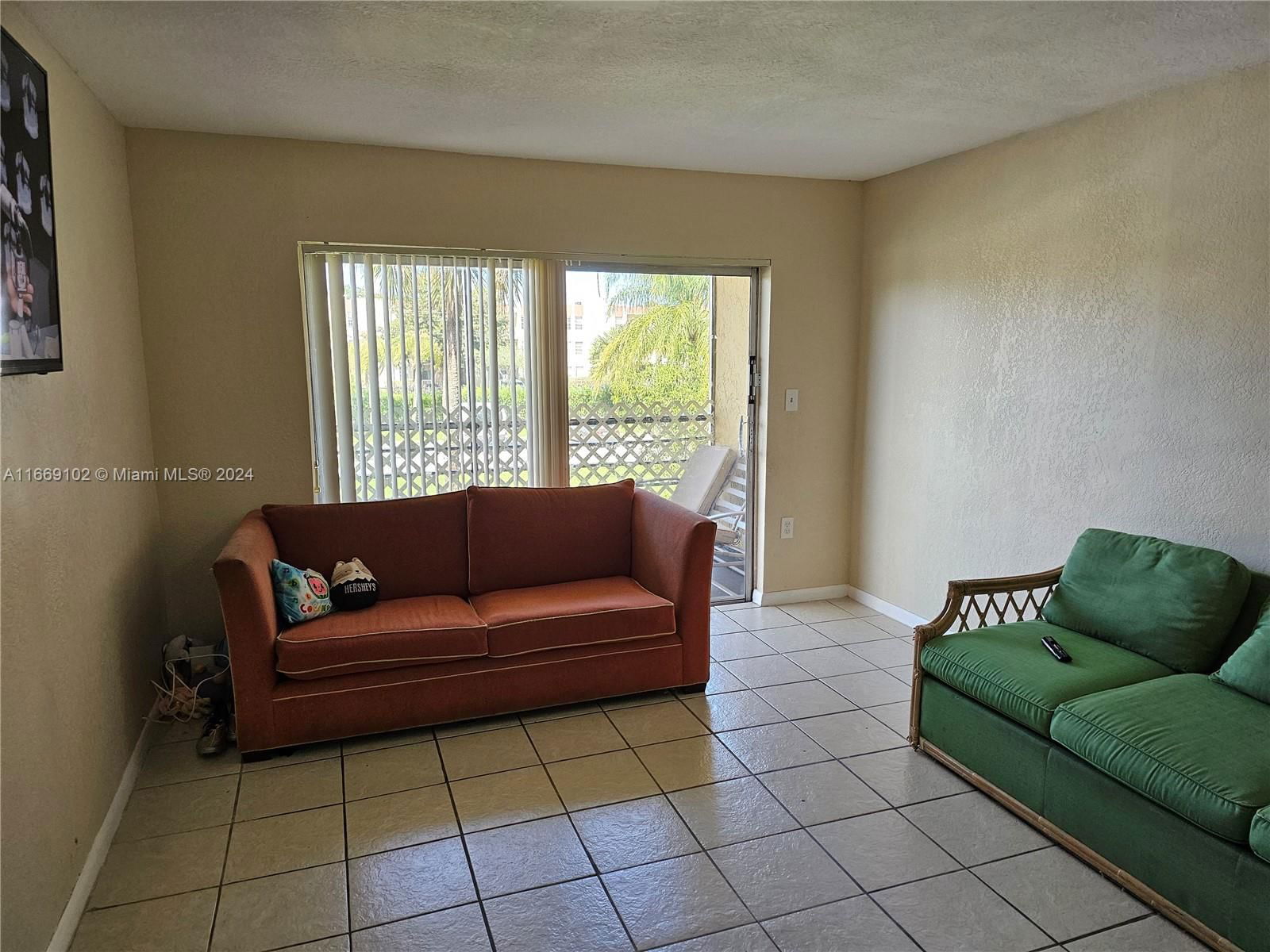 Real estate property located at 3700 21st St #206, Broward, SUNSET HILLS I CONDOMINIU, Lauderdale Lakes, FL