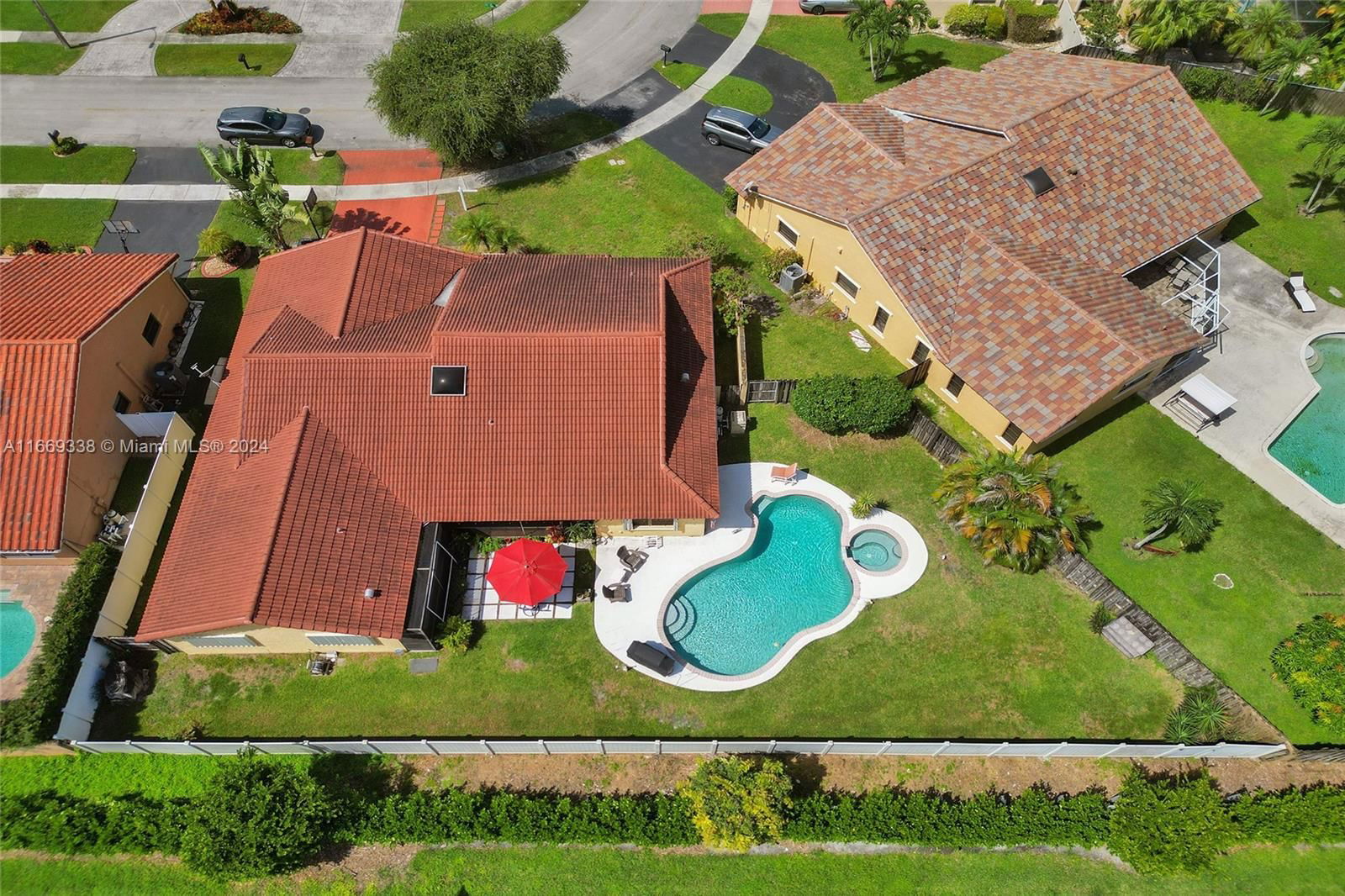 Real estate property located at 706 102nd Way, Broward, NOB HILL ESTATES 2 SEC, Plantation, FL