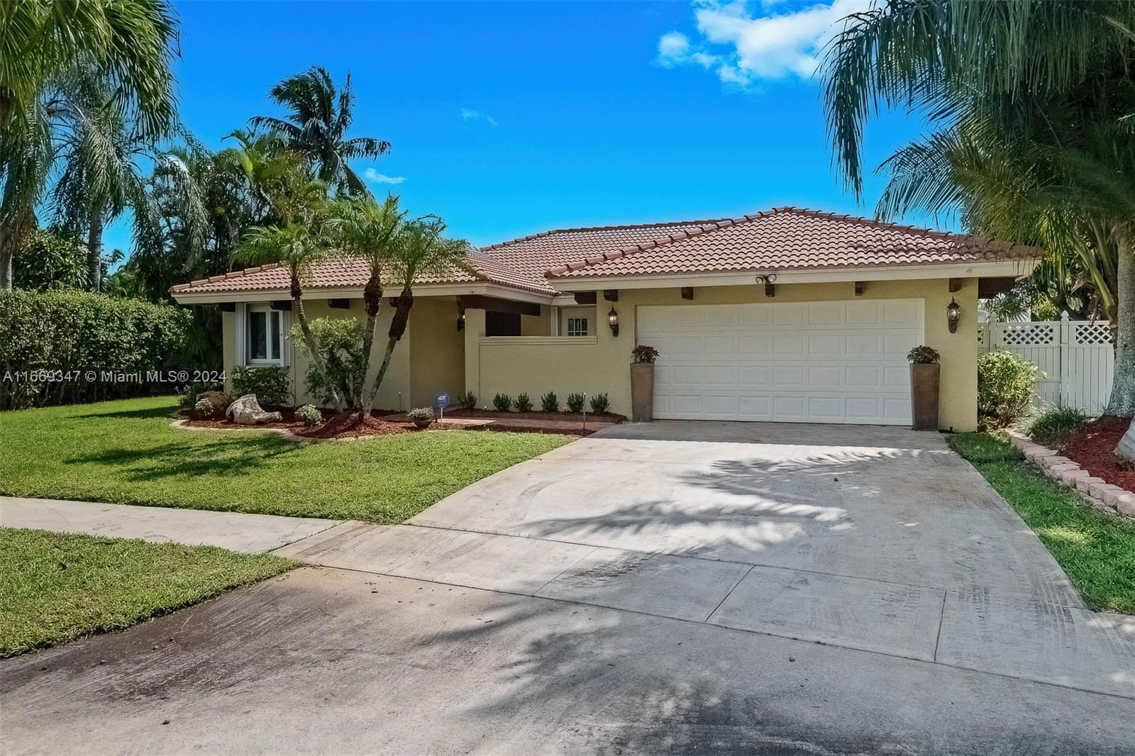 Real estate property located at 7260 4th Ave, Palm Beach, HIDDEN LAKE, Boca Raton, FL