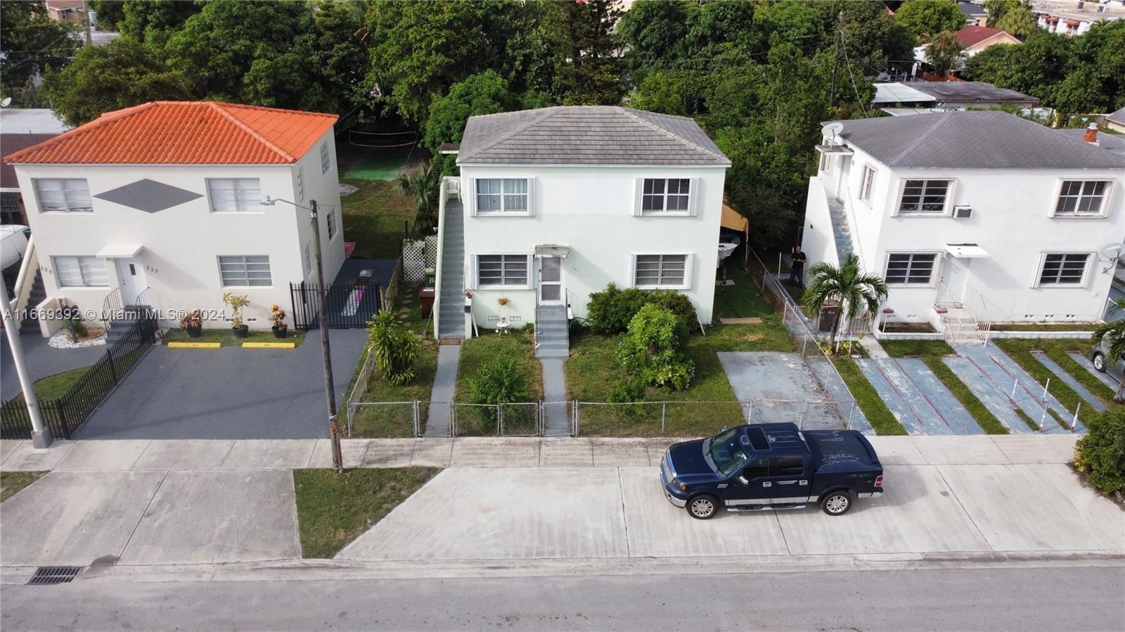 Real estate property located at 341 14th St, Miami-Dade, TOWN OF HIALEAH 1 ADDN AM, Hialeah, FL