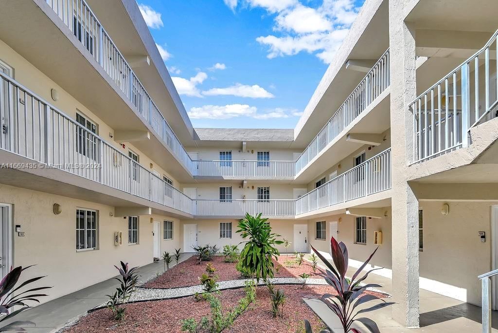 Real estate property located at 6175 186th St #104, Miami-Dade, MIRASSOU CONDO, Hialeah, FL