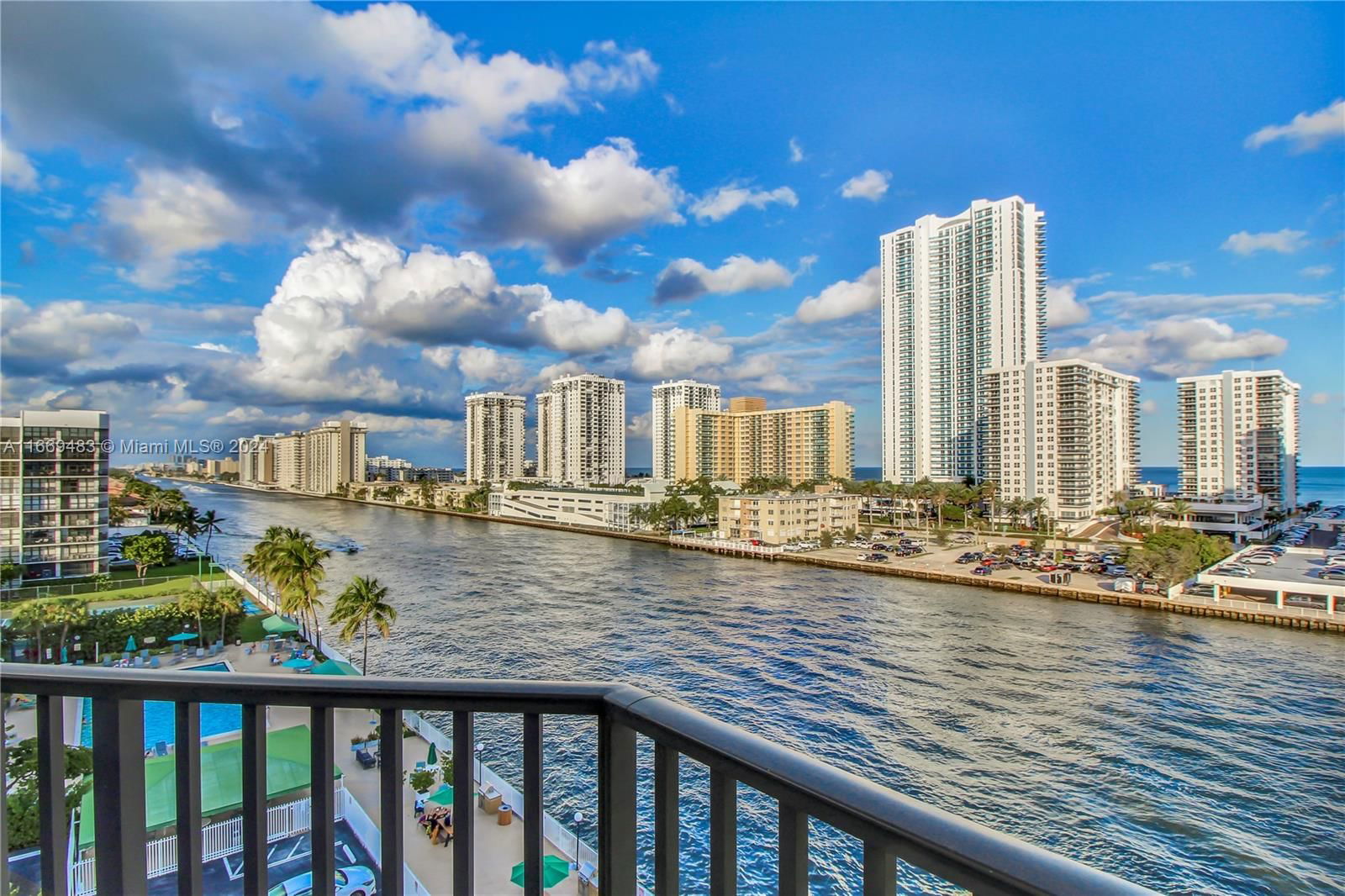 Real estate property located at 800 Parkview Dr #821, Broward, OCEANVIEW PARK CONDO, Hallandale Beach, FL