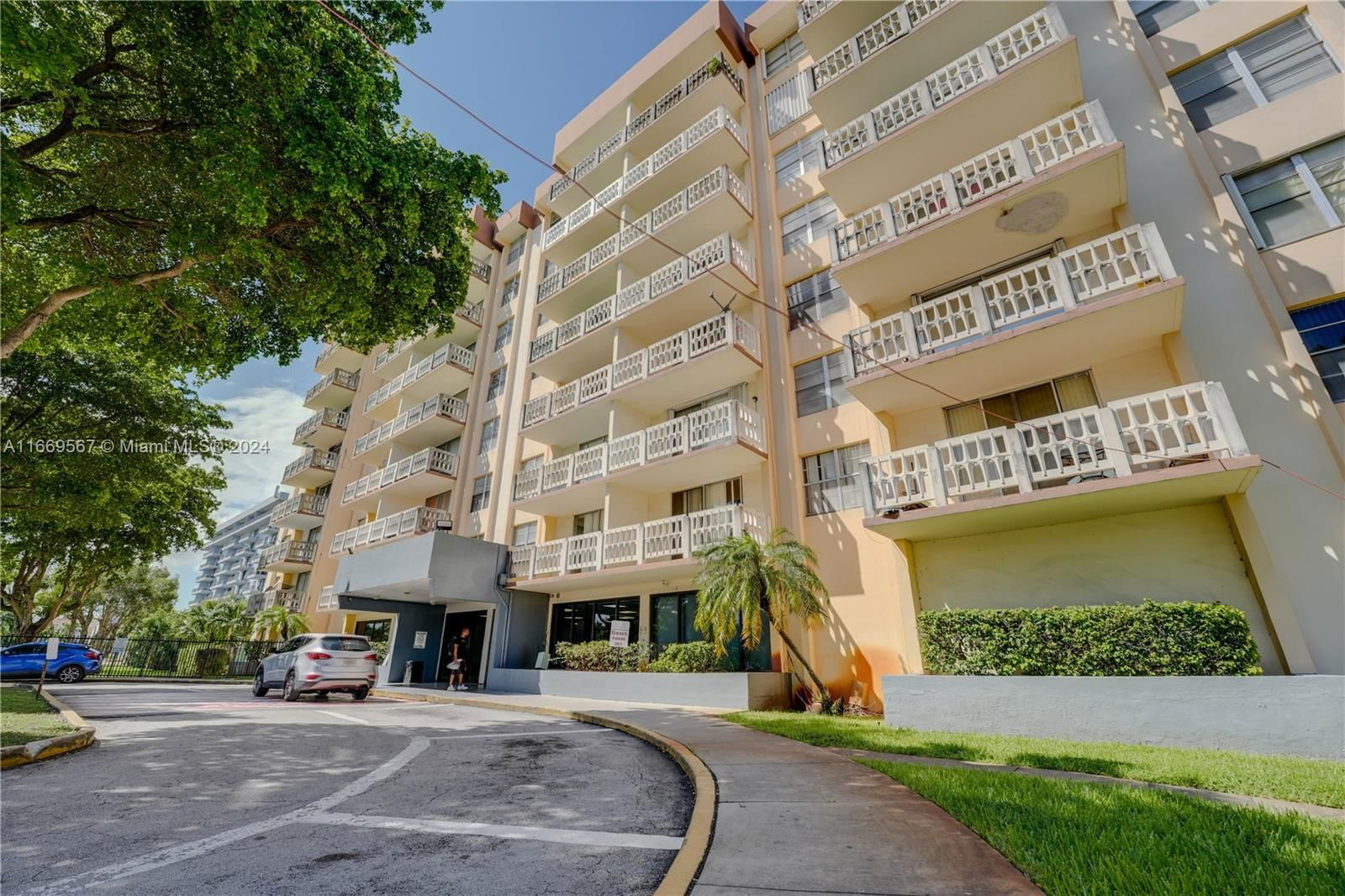 Real estate property located at 15600 7th Ave #410, Miami-Dade, PARKWAY TOWERS BLDG 1 CON, Miami, FL