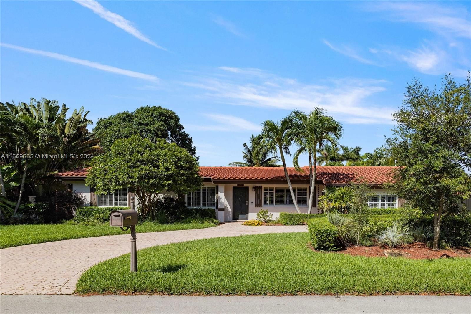 Real estate property located at 13840 79th Ct, Miami-Dade, HELENWOOD ESTATES, Palmetto Bay, FL