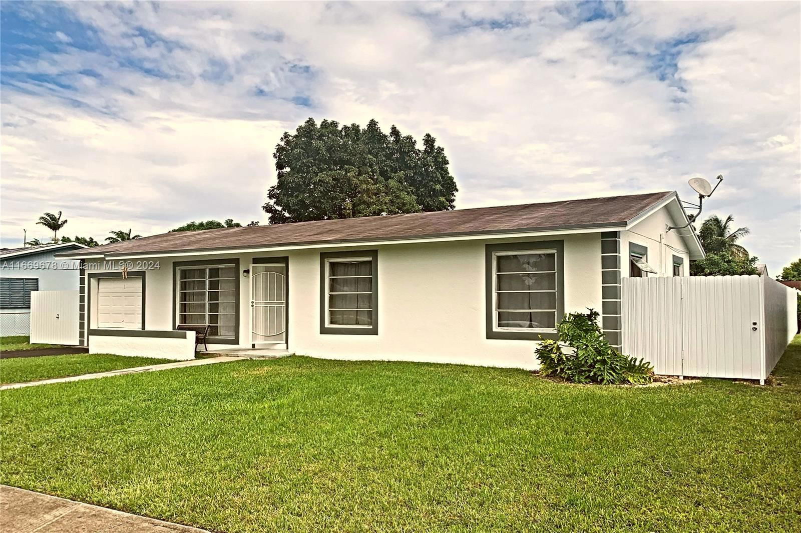 Real estate property located at 14513 104th Pl, Miami-Dade, 9TH ADDN TO RICHMOND HEIG, Miami, FL