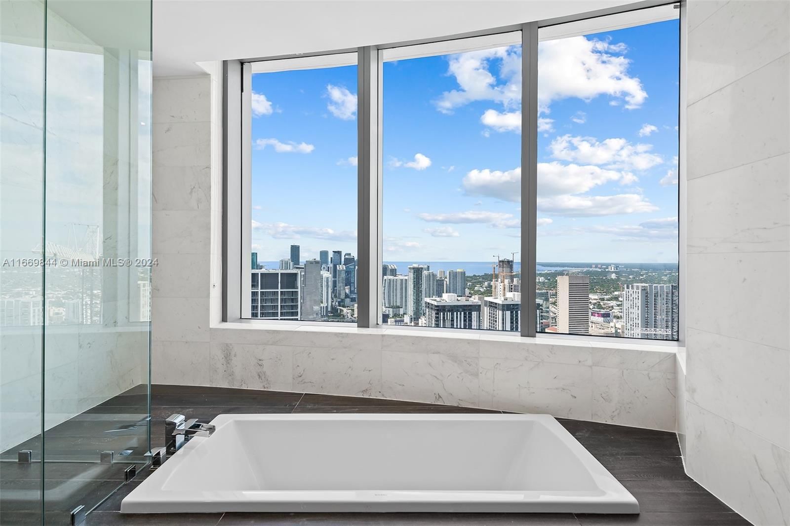 Real estate property located at 851 1st Ave PH 5412, Miami-dade, Paramount Miami Worldcent, Miami, FL
